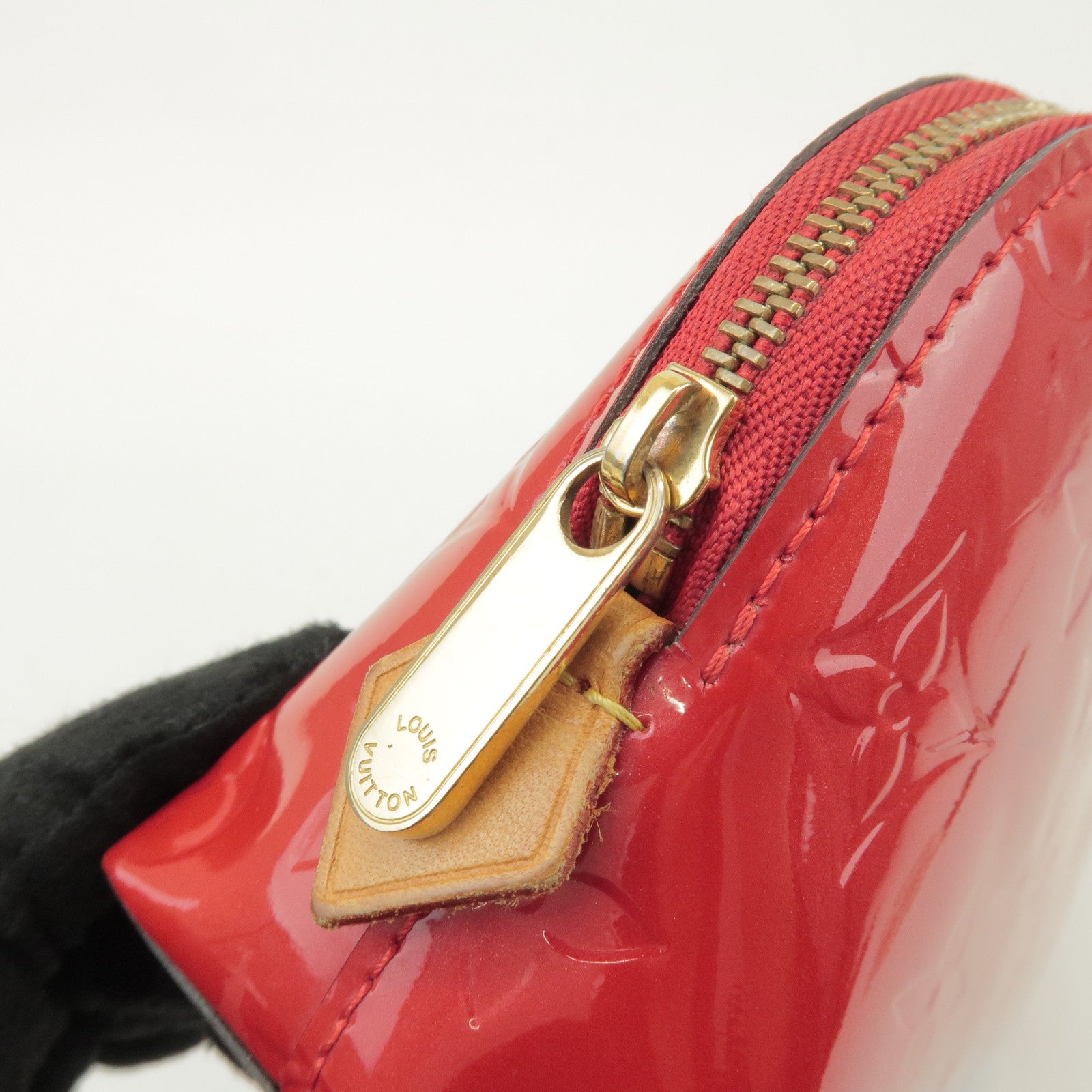 Louis Vuitton Monogram Vernis Leather Cosmetic Pouch Rose M90009