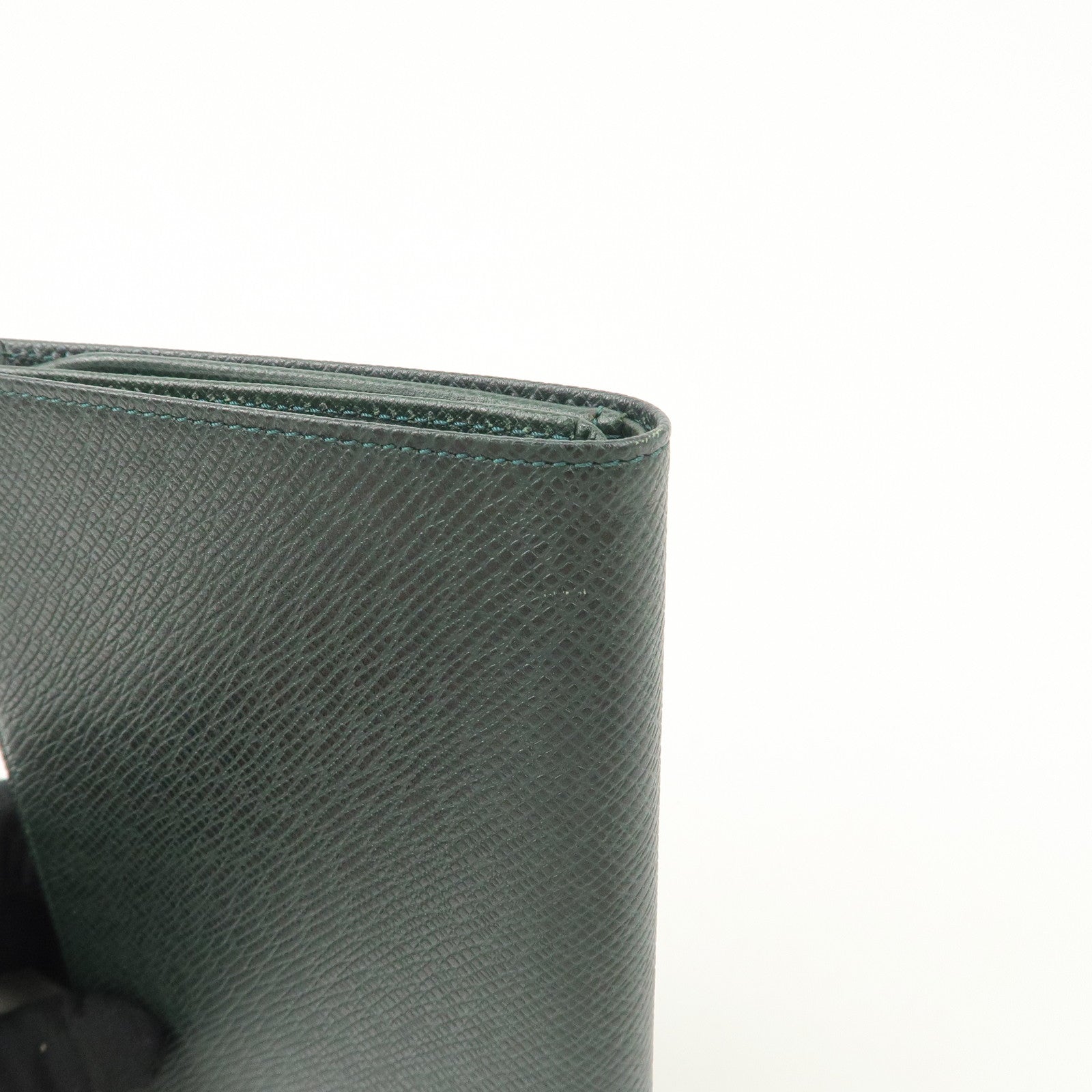 Louis Vuitton Taiga Leather Pass Case Card Case Epicea Used