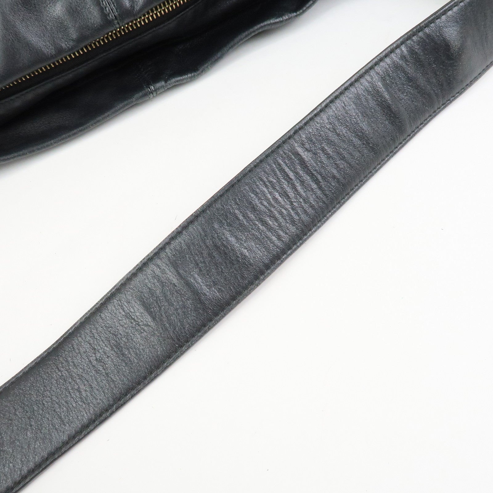 Ferragamo Vara Ribbon Leather Shoulder Bag Hand Bag Black