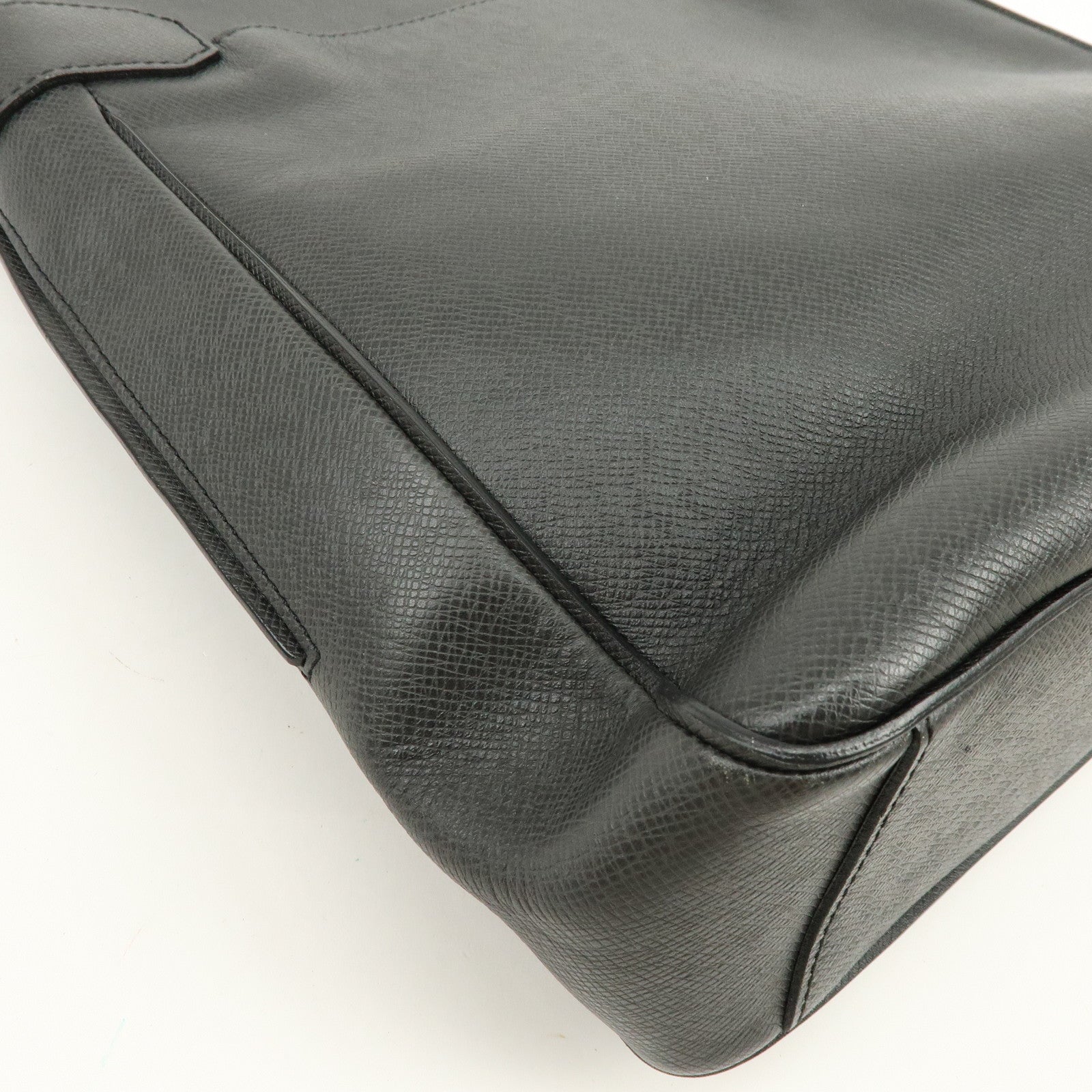 Louis Vuitton Taiga Leather Romain Shoulder Bag Ardoise M32852