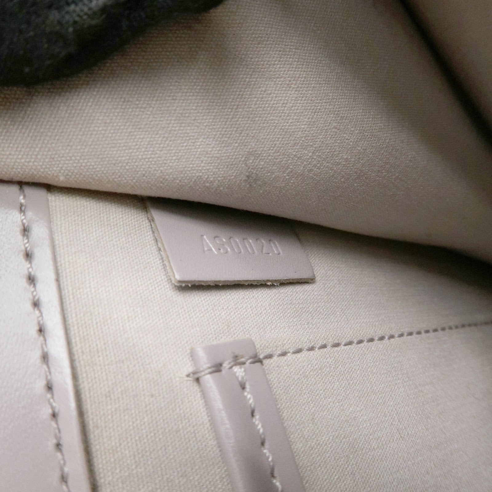 Louis Vuitton Epi Biarritz Leather Shoulder Bag Pepper M5293C