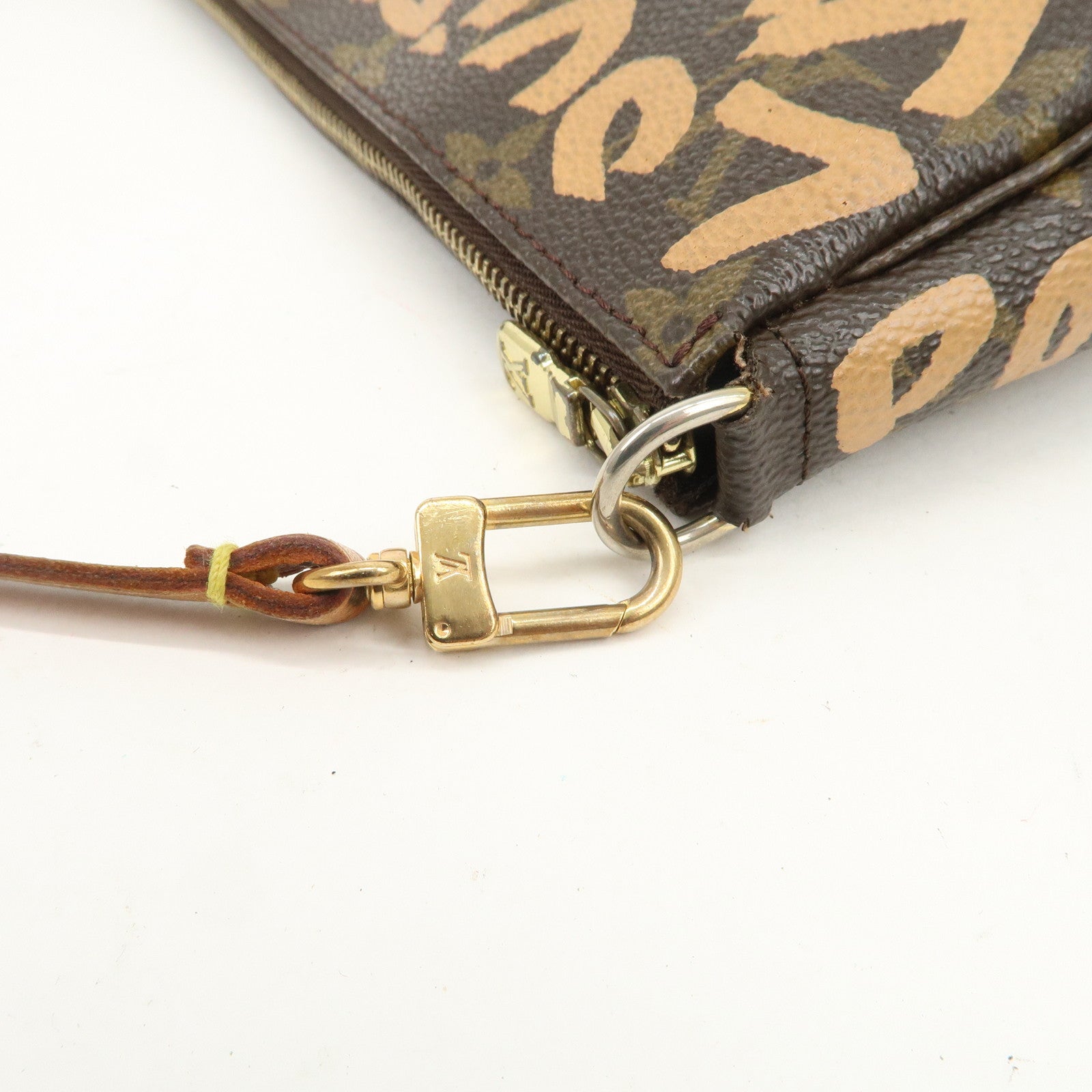 Louis Vuitton Monogram Graffiti Pochette Accessoires Peach M92193