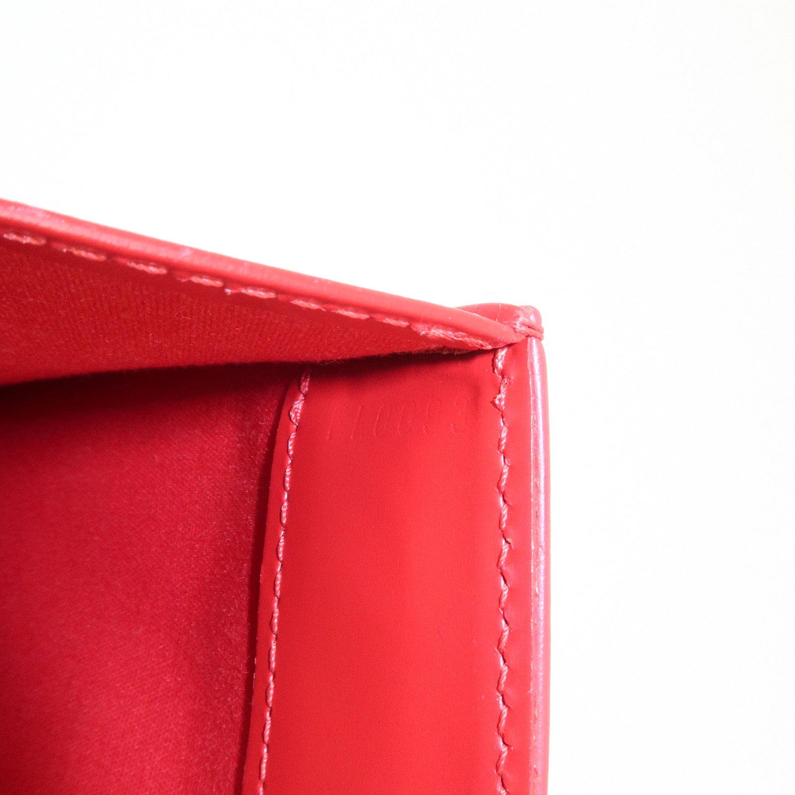 Louis Vuitton Epi Leather Dinar Shoulder Bag Rouge M5202E