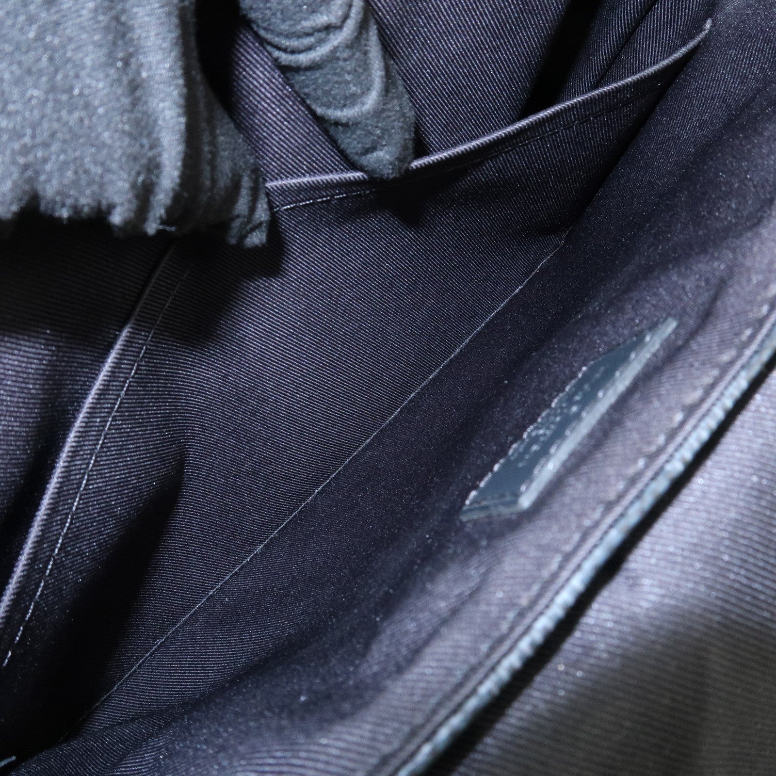 Louis Vuitton Damier Graphite District PM NM Crossbody Bag N41028