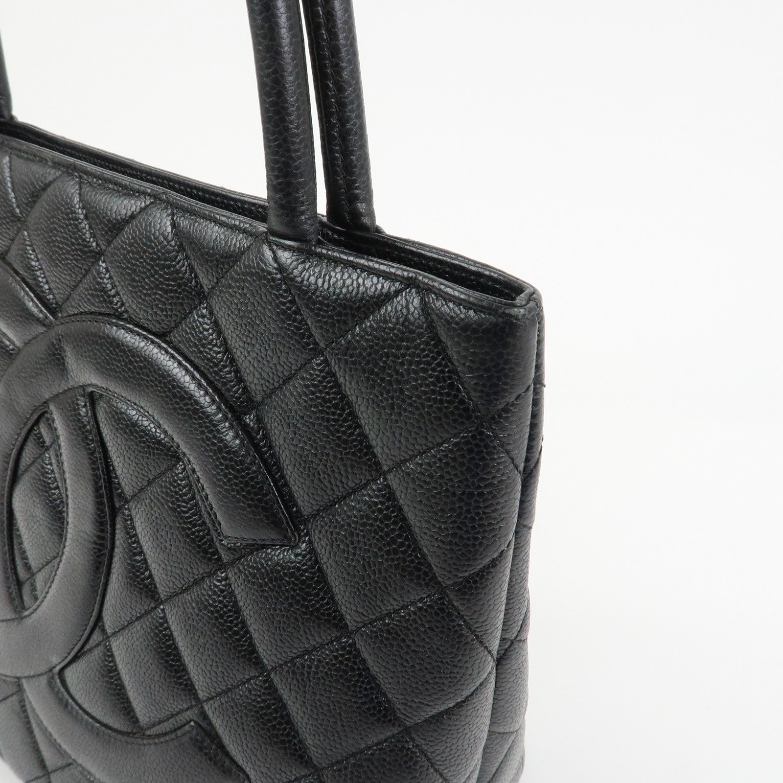 CHANEL Matelasse Caviarskin Medallion Tote Bag Hand Bag A01804