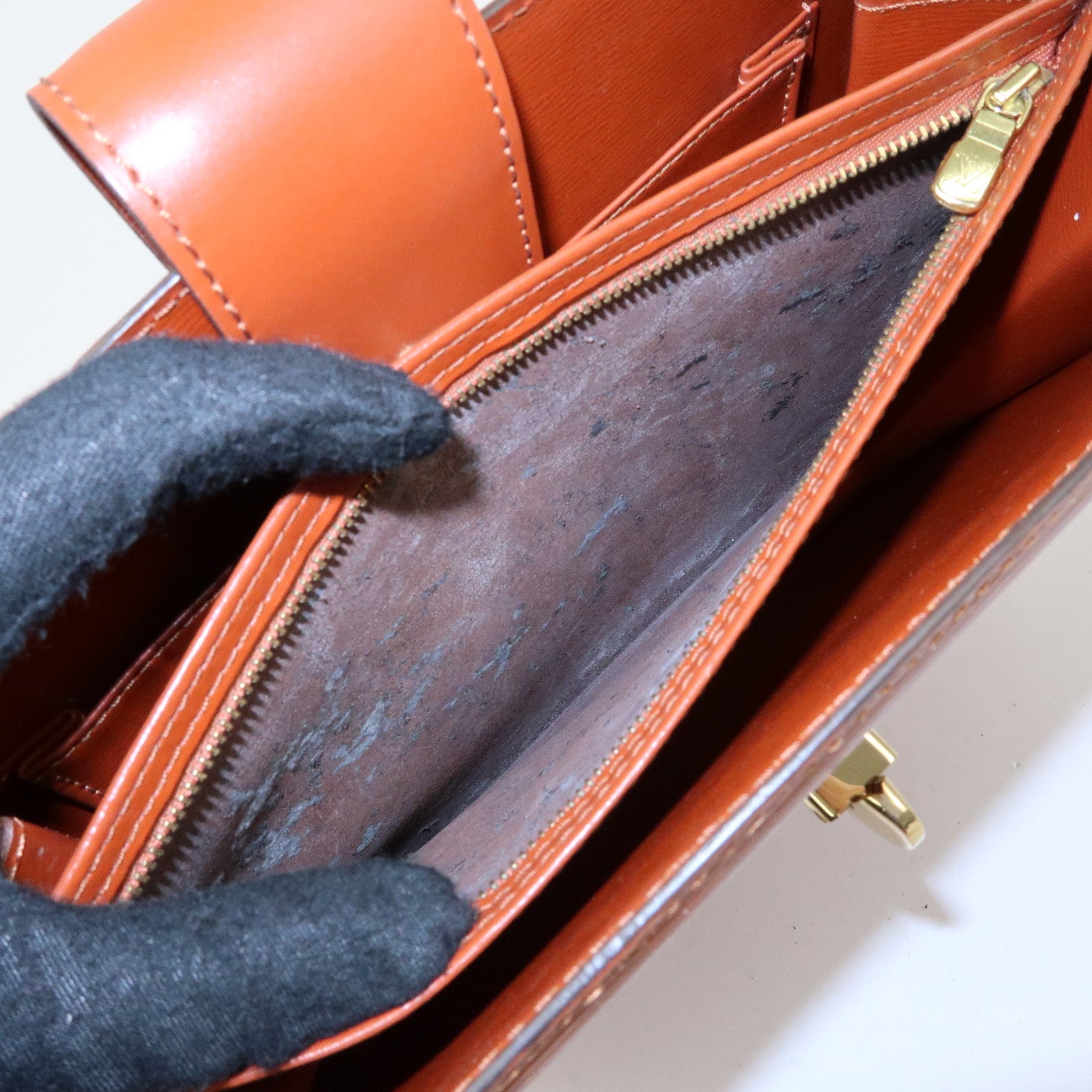 Louis Vuitton Epi Leather Capucines Shoulder Bag Kenya Brown M52343