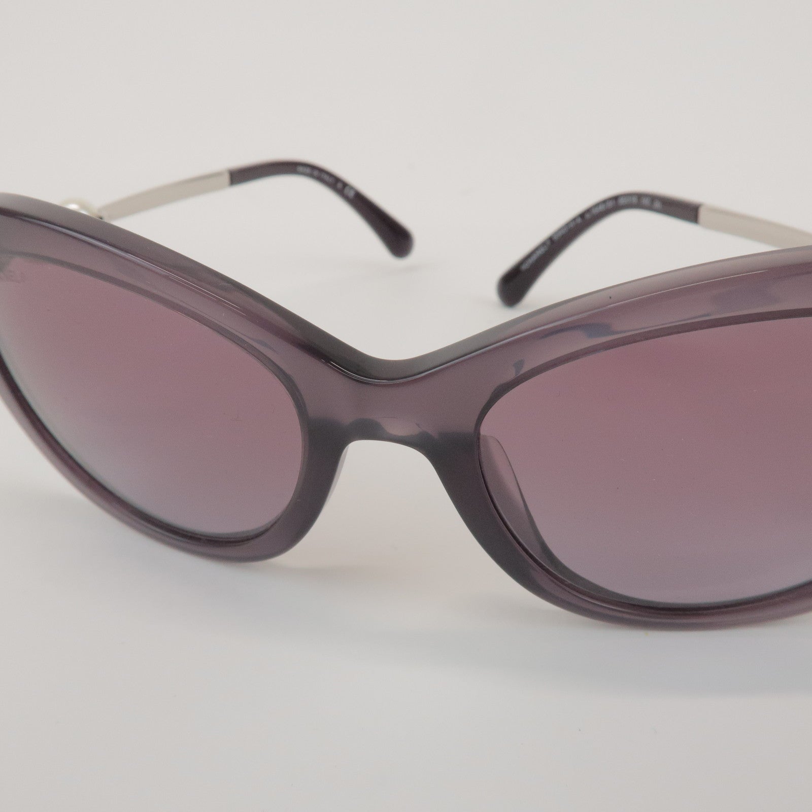 CHANEL Plastic Faux Pearl Cat-Eye Sunglasses 55□19 Purple 5340-H-A