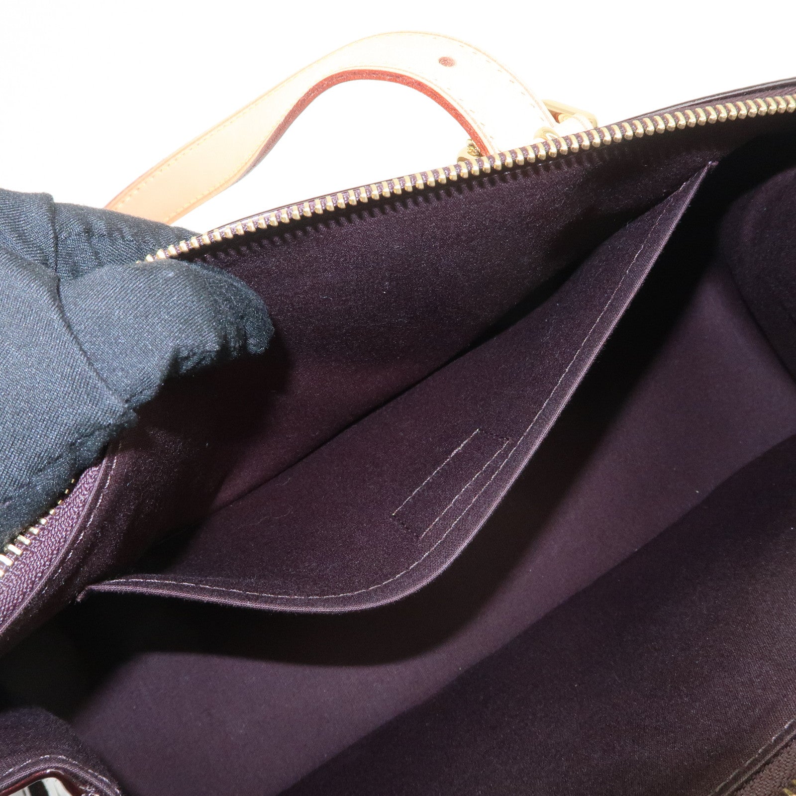Louis Vuitton Monogram Vernis Rosewood Avenue Hand Bag M93510