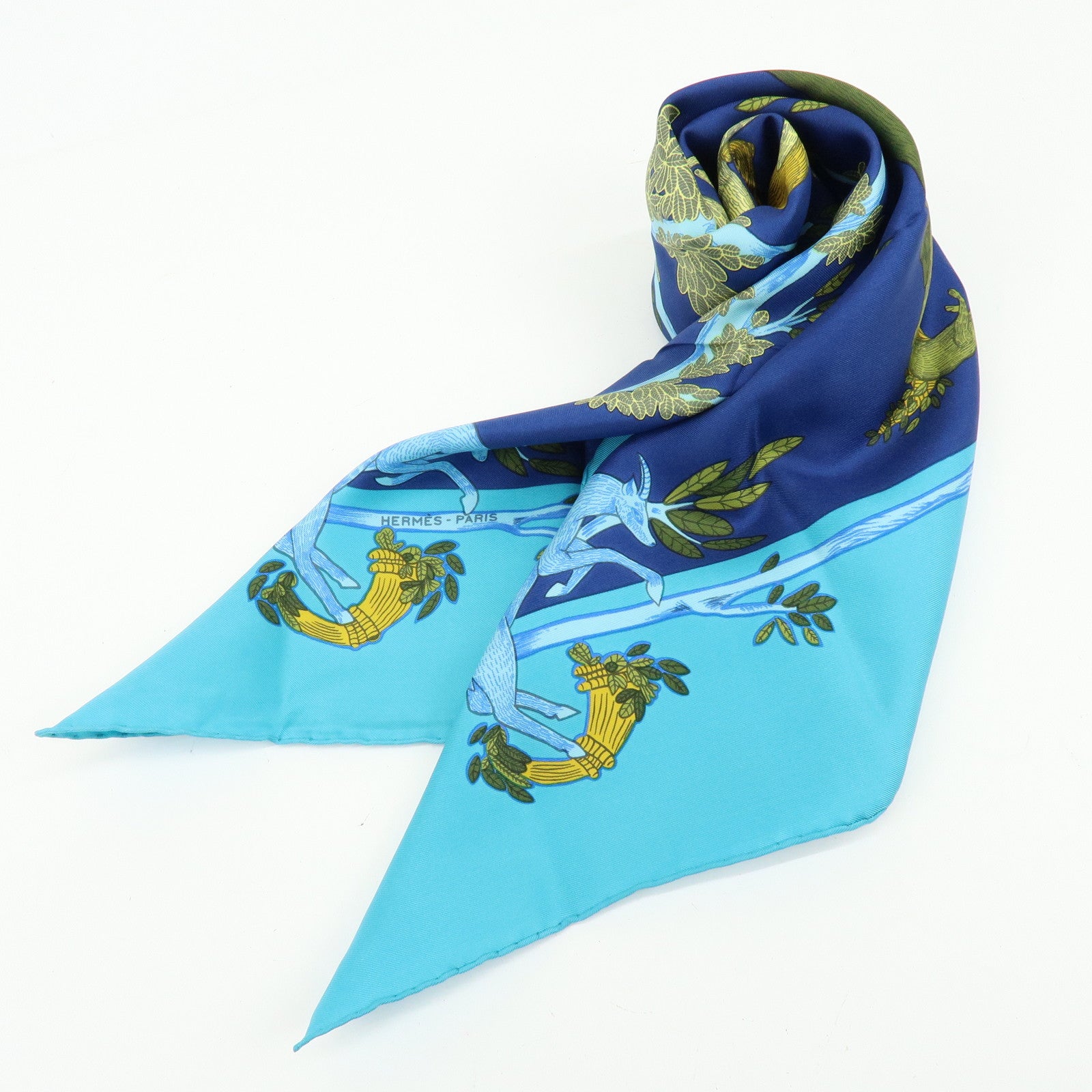 HERMES Carre 90 Silk 100% Scarf Annie Faivre Animal Print Blue