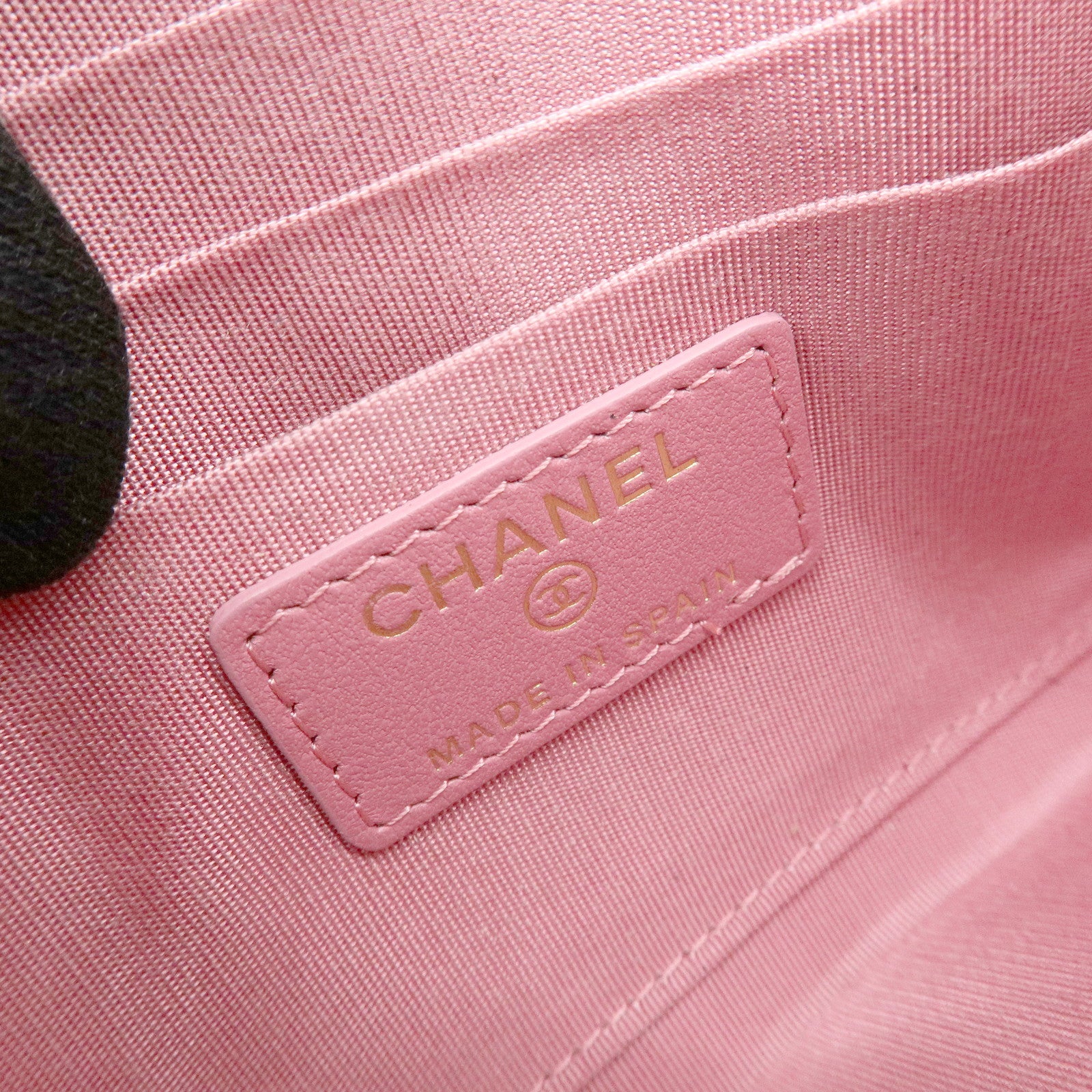 CHANEL COCO Mark Metiers D’Art Caviarskin Fragment Card Case Pink