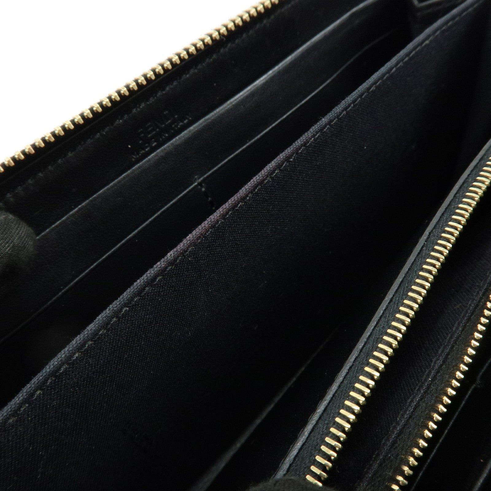 FENDI Leather Round Zippy Long Wallet Black 8M0299