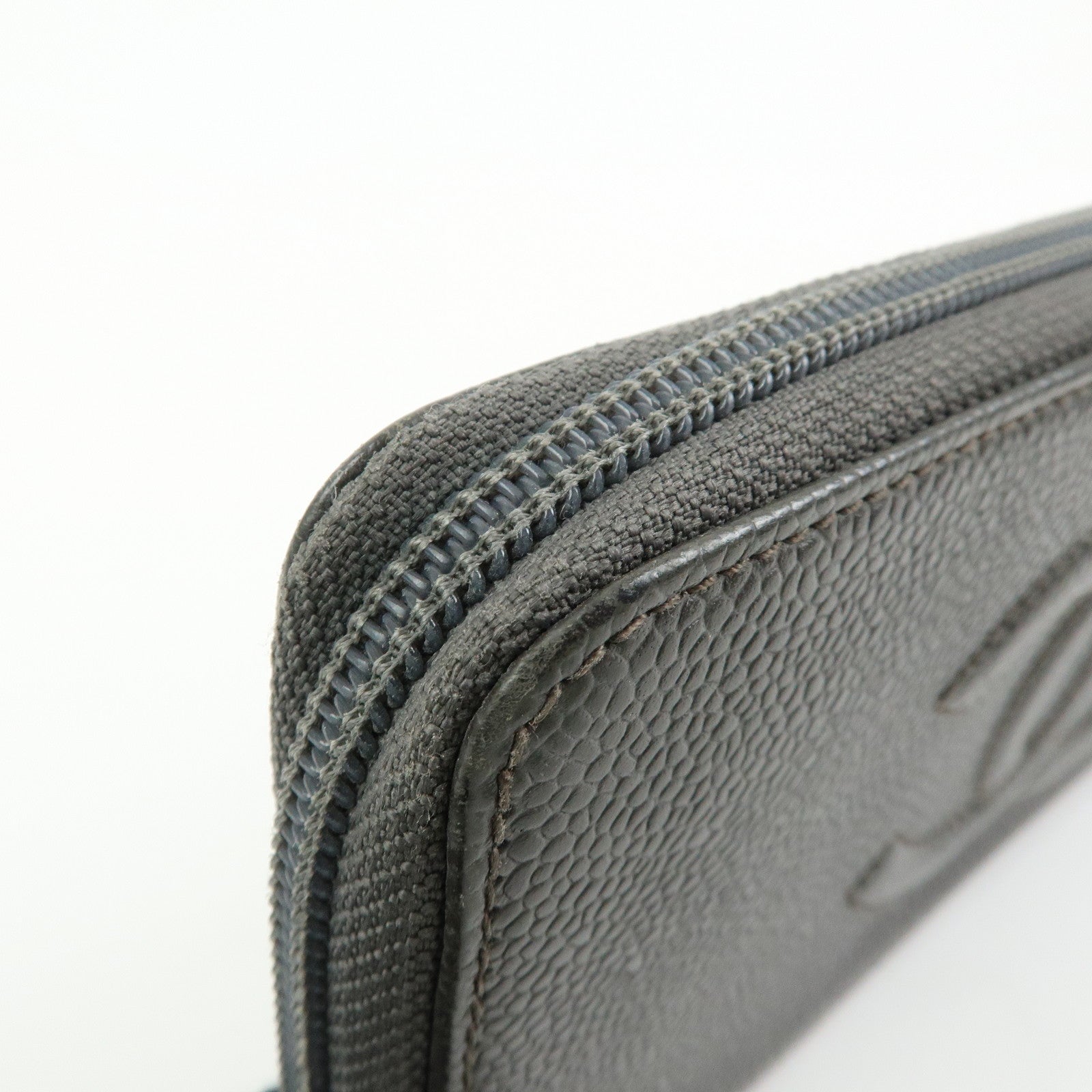 CHANEL COCO Mark Caviarskin Round Zippy Long Wallet Gray