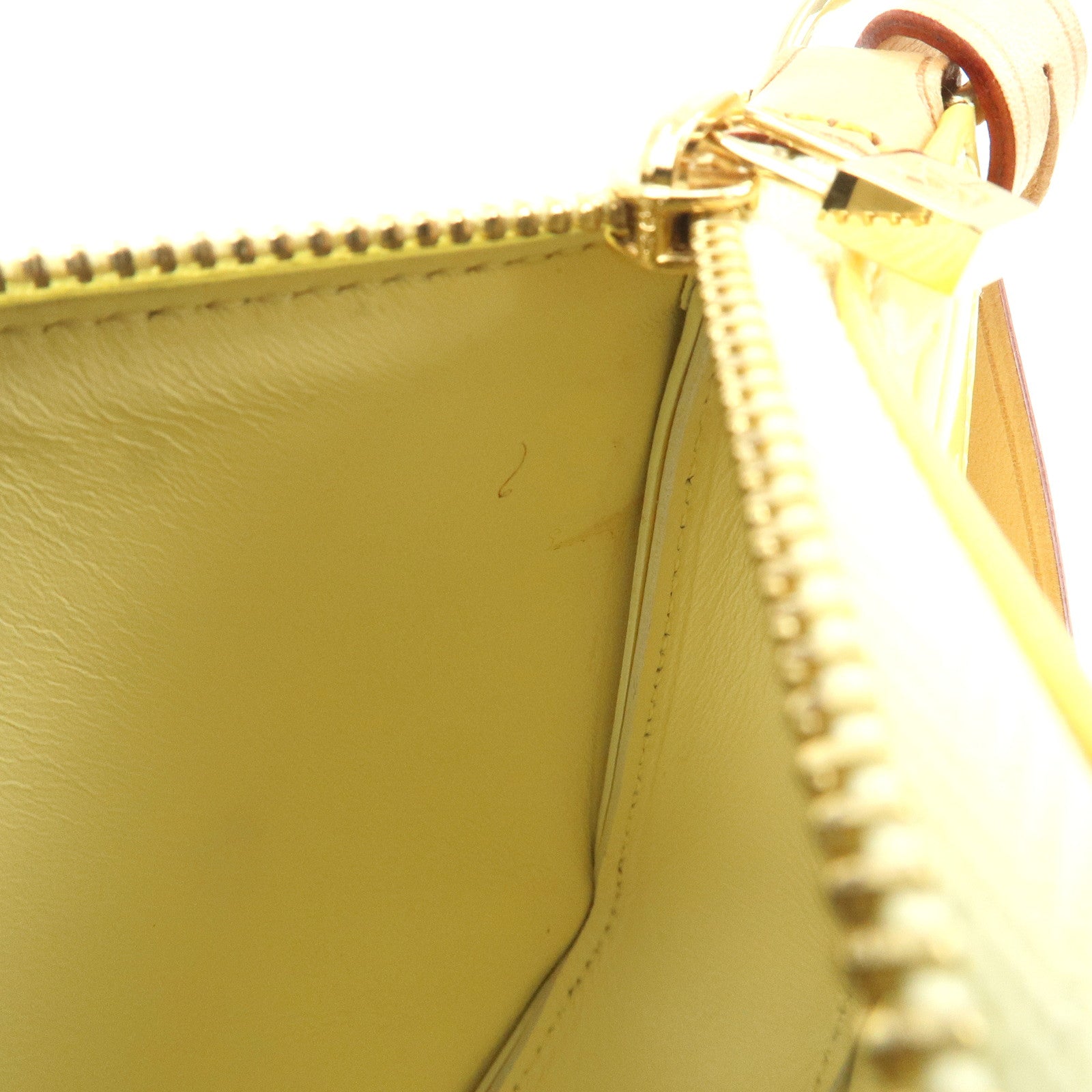 Louis Vuitton Monogram Vernis Lexington Accessoires Pouch M91058