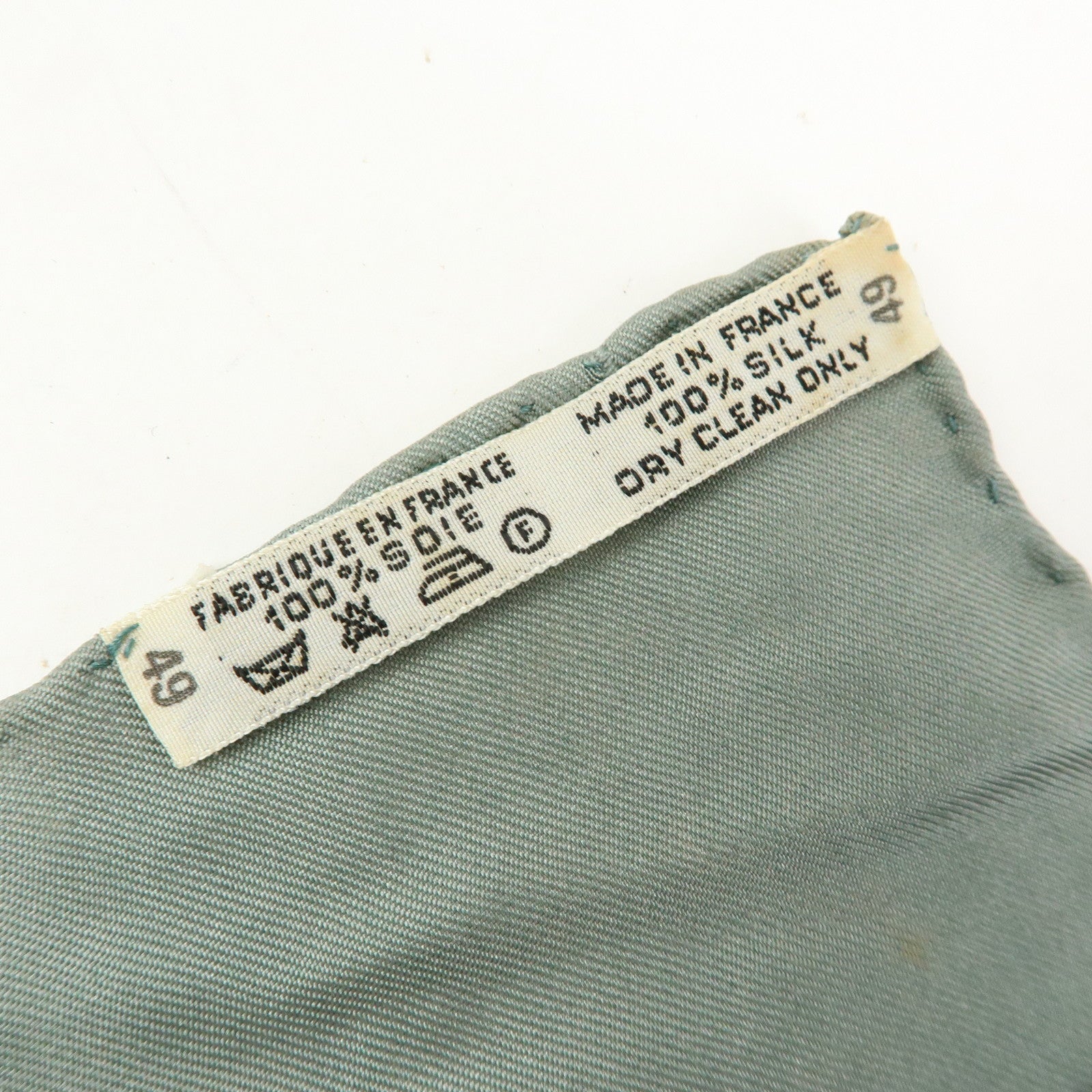 HERMES Carre 90 Silk 100% Scarf Pourvu qu'on ait l'ivresse Pink