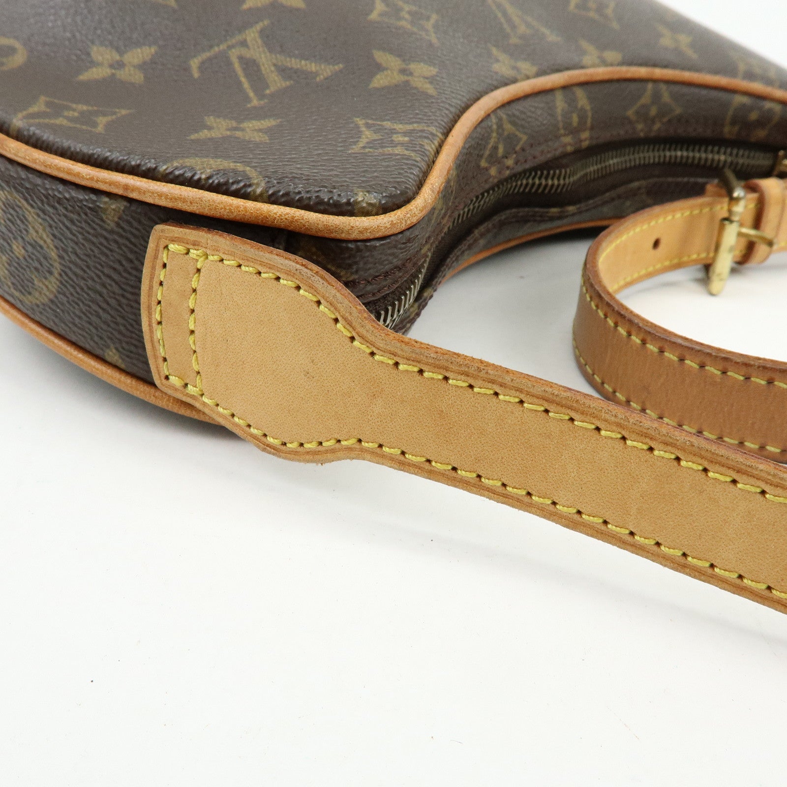 Louis Vuitton Monogram Pochette Croissant Shoulder Hand Bag M51510