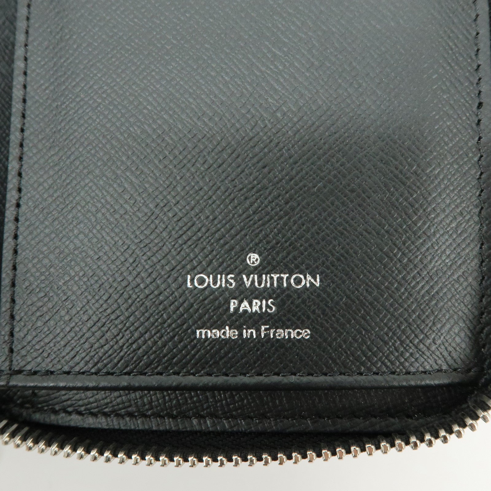 Louis Vuitton Taiga Vertical Round Zippy Wallet Ardoise M30503