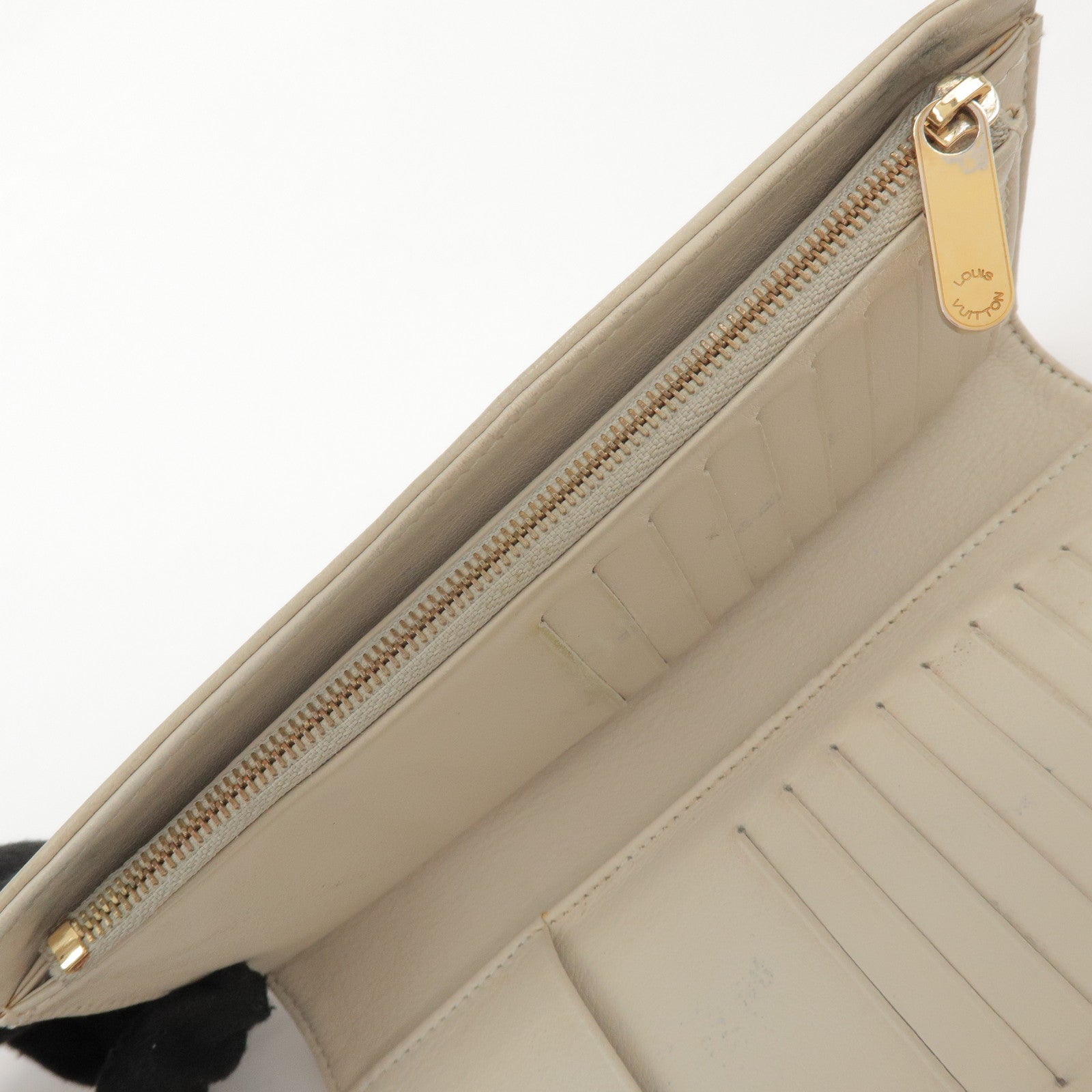 Louis Vuitton Monogram Mahina Portefeuille Amelia Wallet M58132