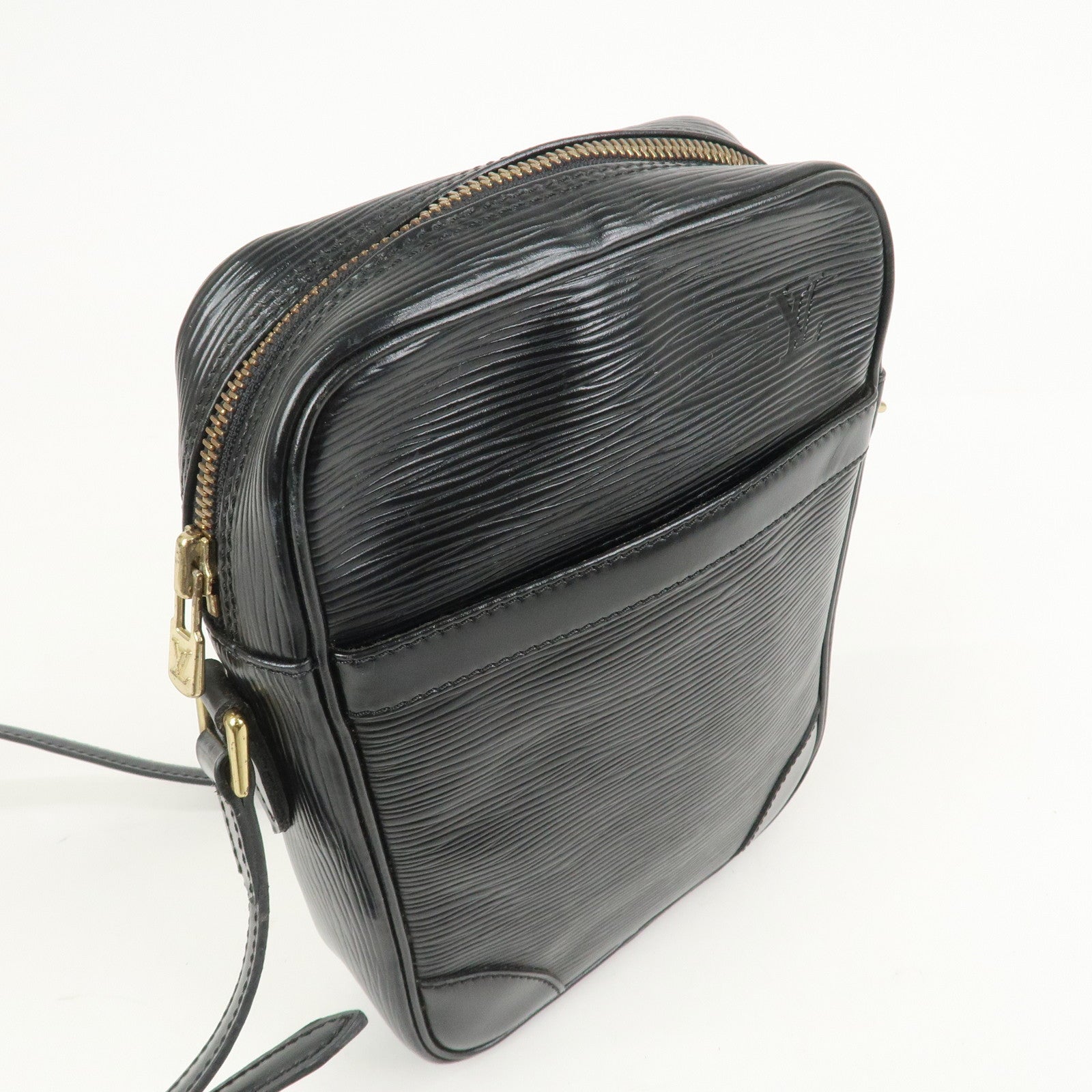 Louis Vuitton Epi Danube Shoulder Bag Crossbody Bag Noir M45632