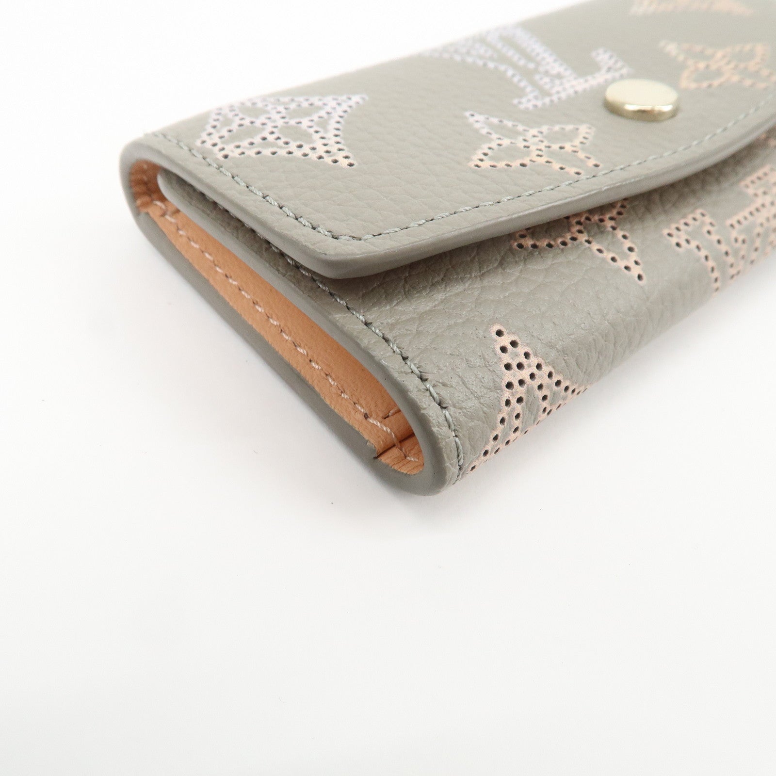 Louis Vuitton Mahina Leather Multicles 4 Key Case Gray M82648