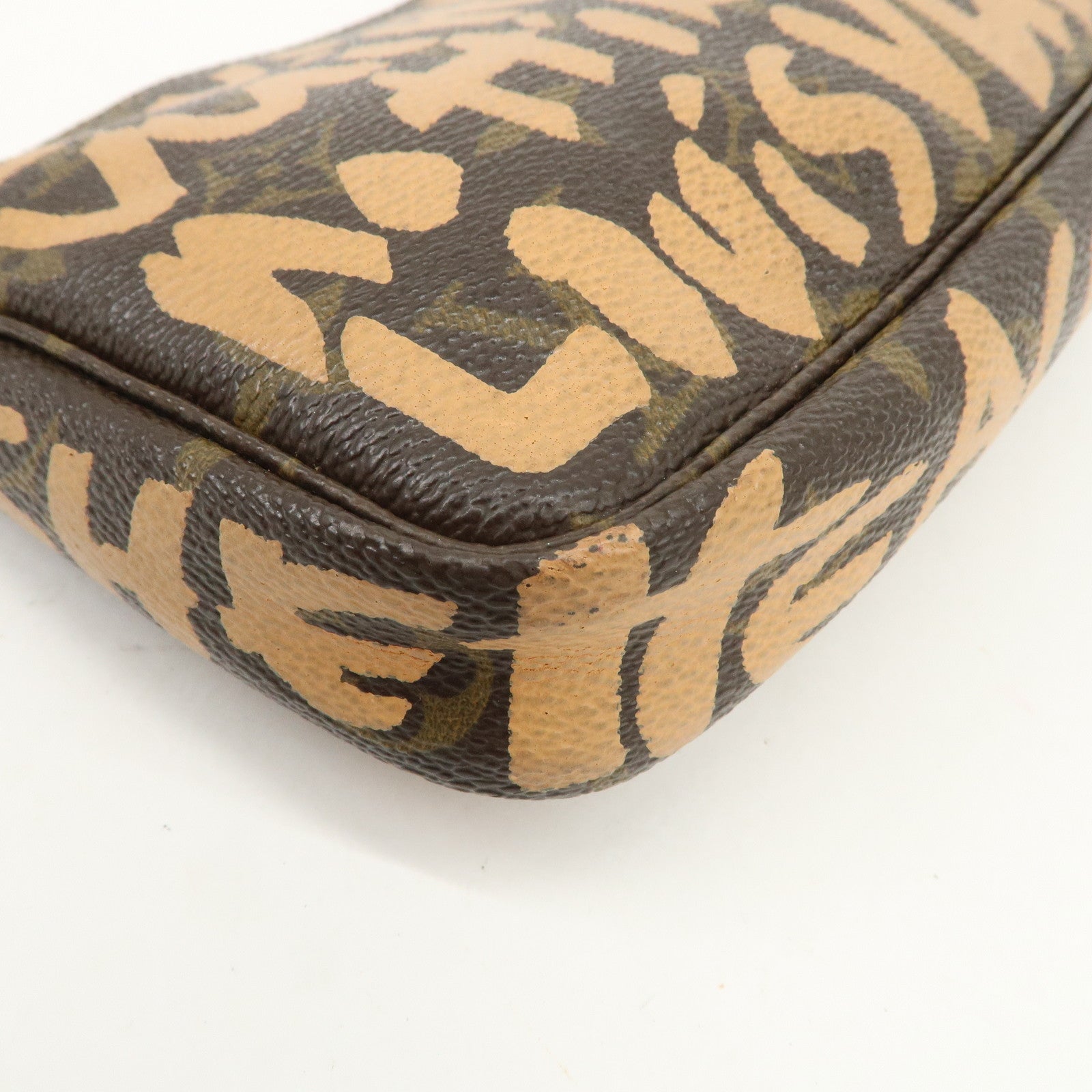 Louis Vuitton Monogram Graffiti Pochette Accessoires Peach M92193