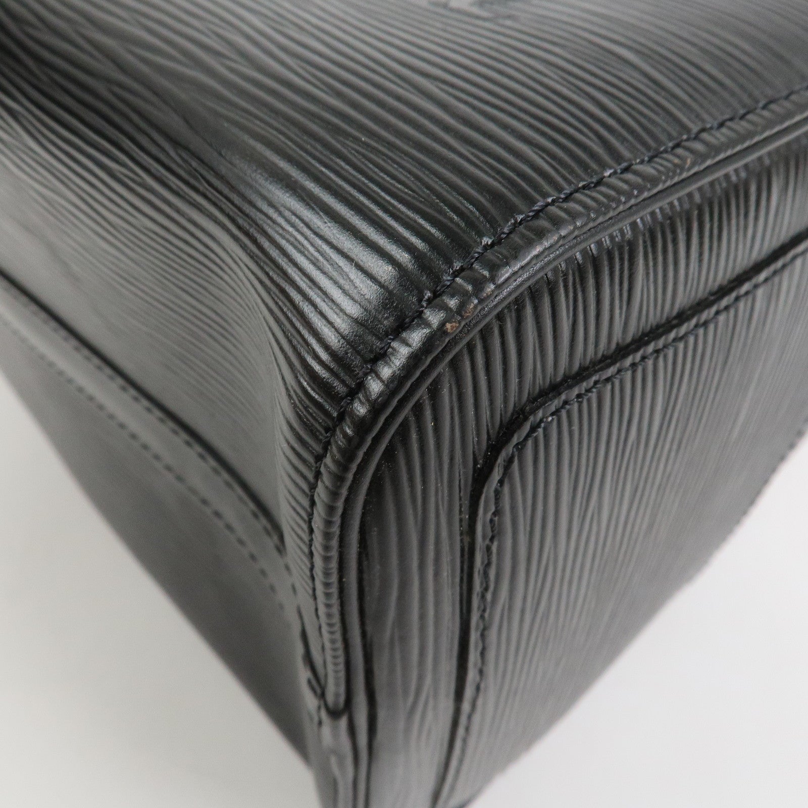 Louis Vuitton Epi Leather Speedy 25 Hand Bag Boston Bag Noir M59032