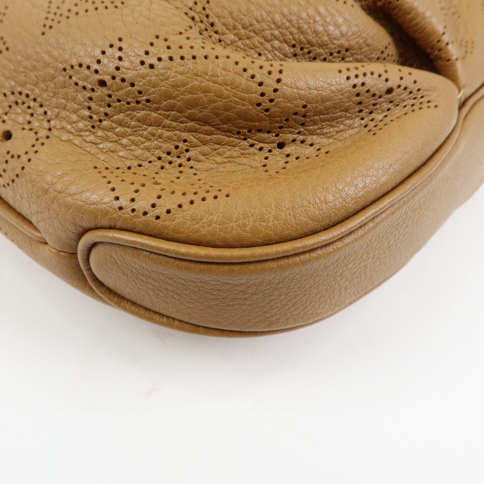 Louis Vuitton Monogram Mahina Selene MM Shoulder Bag Caramel M94214