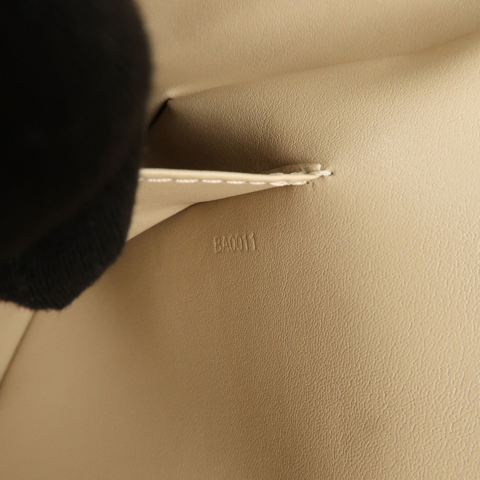 Louis Vuitton Vernis Thompson Street Shoulder Bag Beige M91008