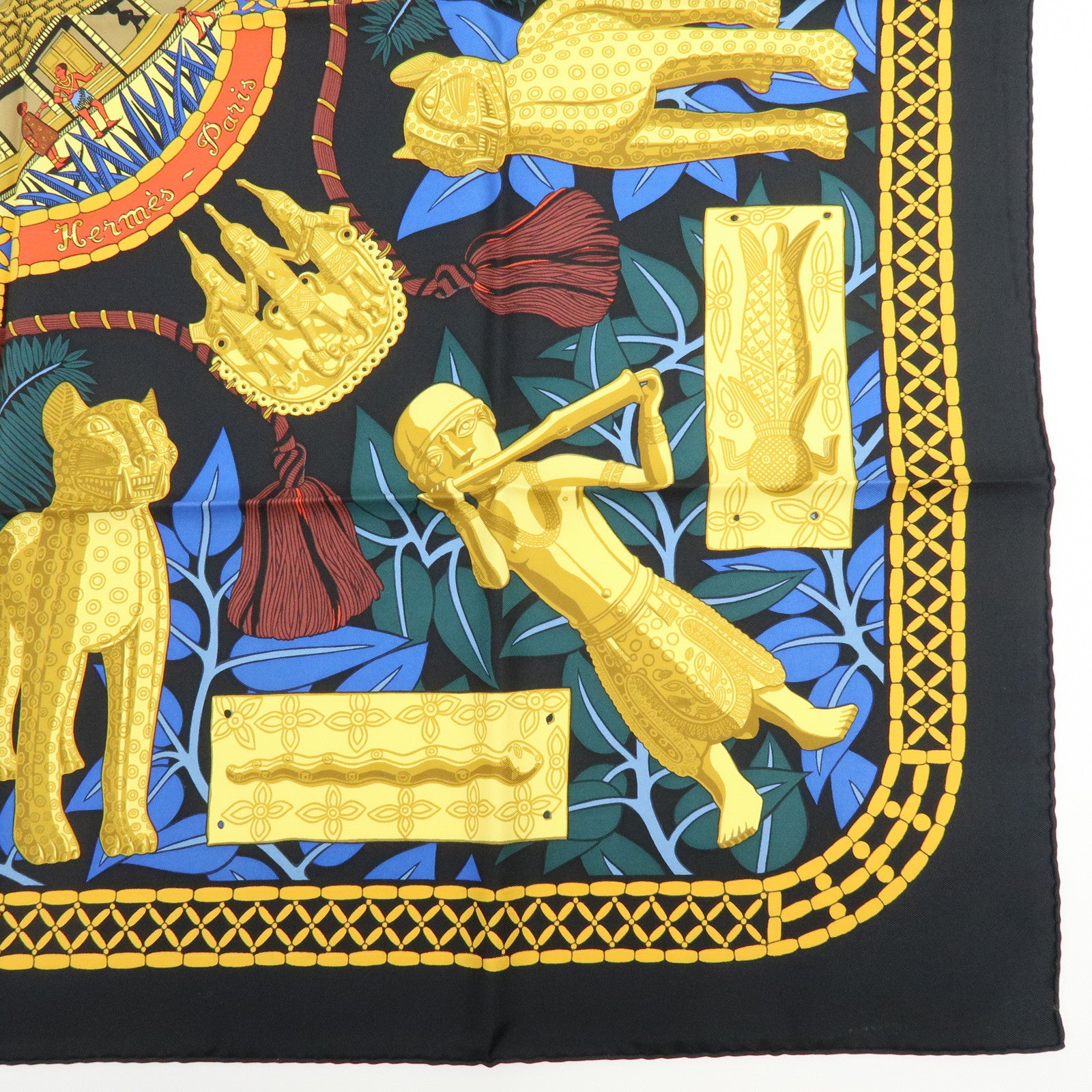 HERMES Carre 90 Silk 100% Scarf Tresor Royal Du Benin Black