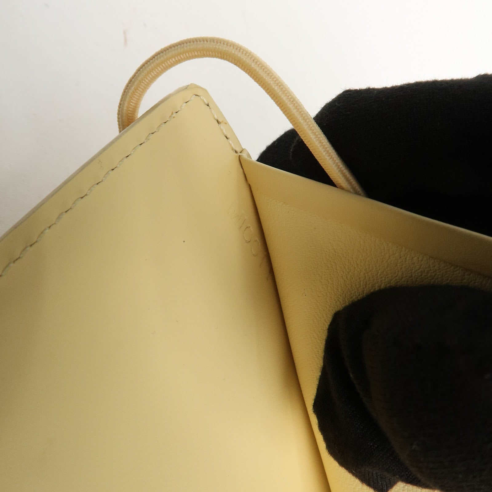 Louis Vuitton Epi Portefeuille Elastic Coin Purse Vanilla M6346A