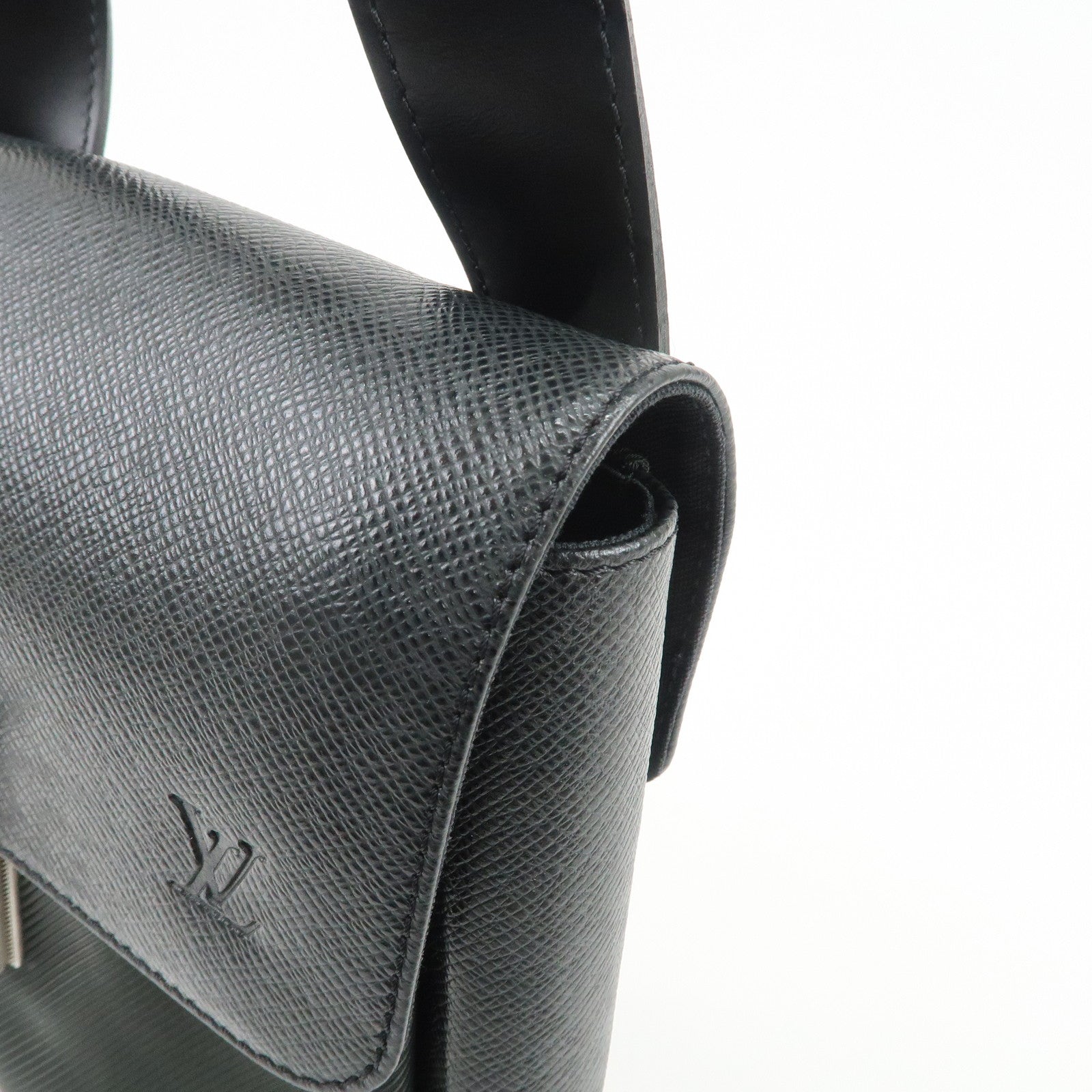 Louis Vuitton Taiga Saratov PM Shoulder Bag Ardoise M30892