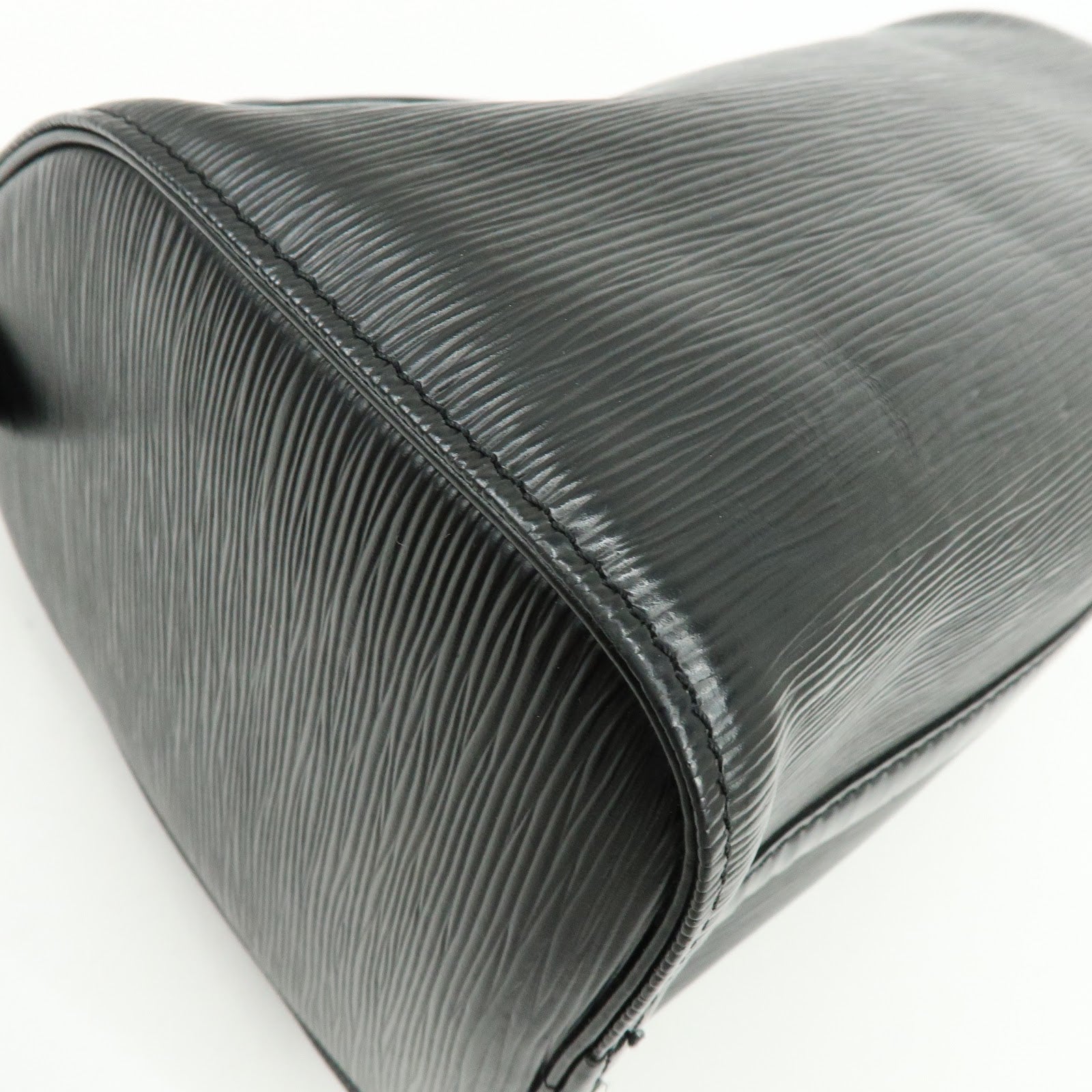 Louis Vuitton Epi Leather Speedy 25 Hand Bag Boston Bag Noir M59032