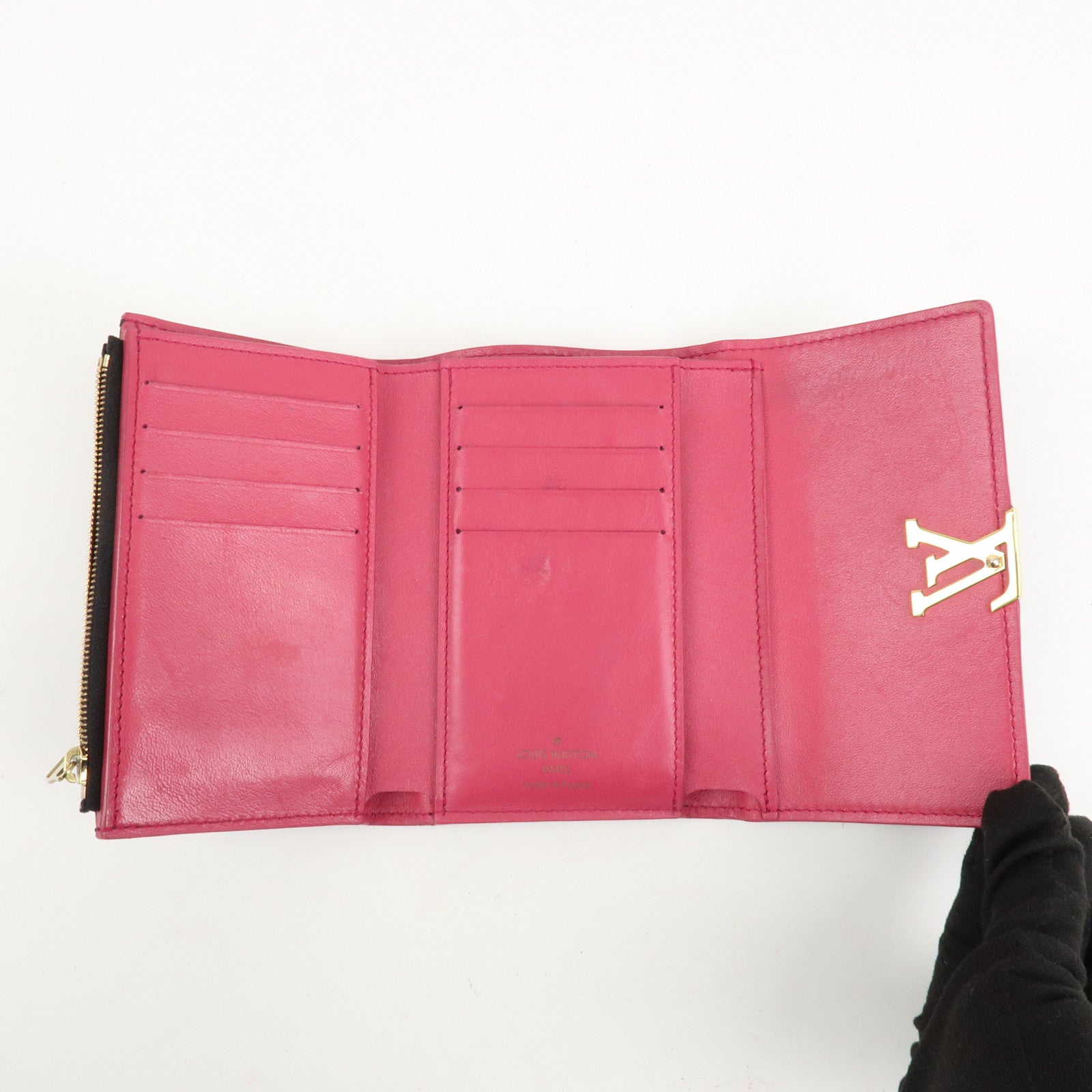 Louis Vuitton Portefeuille Capucines Compact Wallet Black M62157 Used