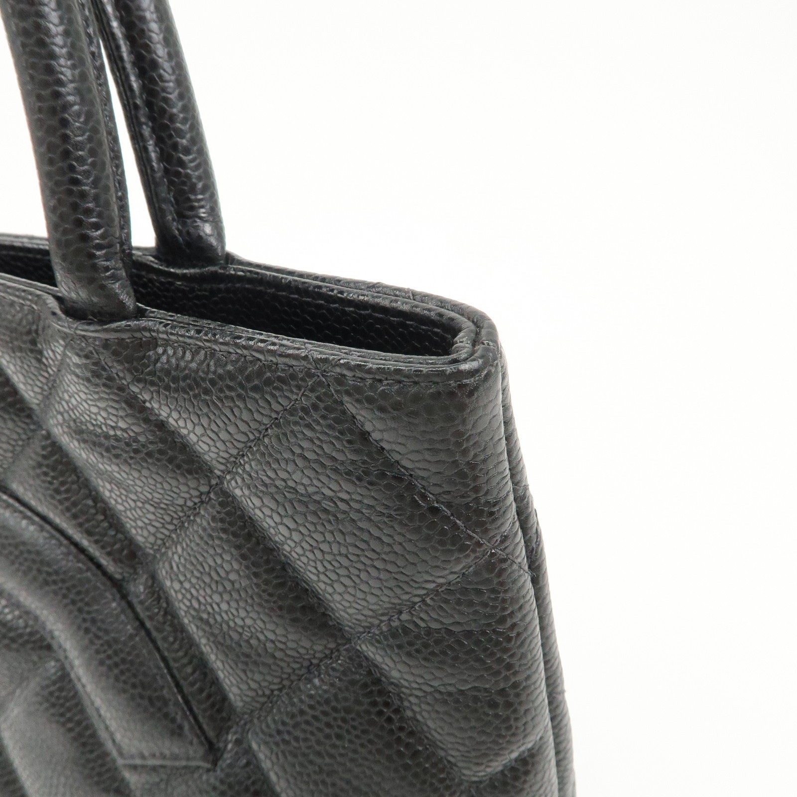 CHANEL Matelasse Caviarskin Medalion Tote Bag Hand Bag Black A01804 Used