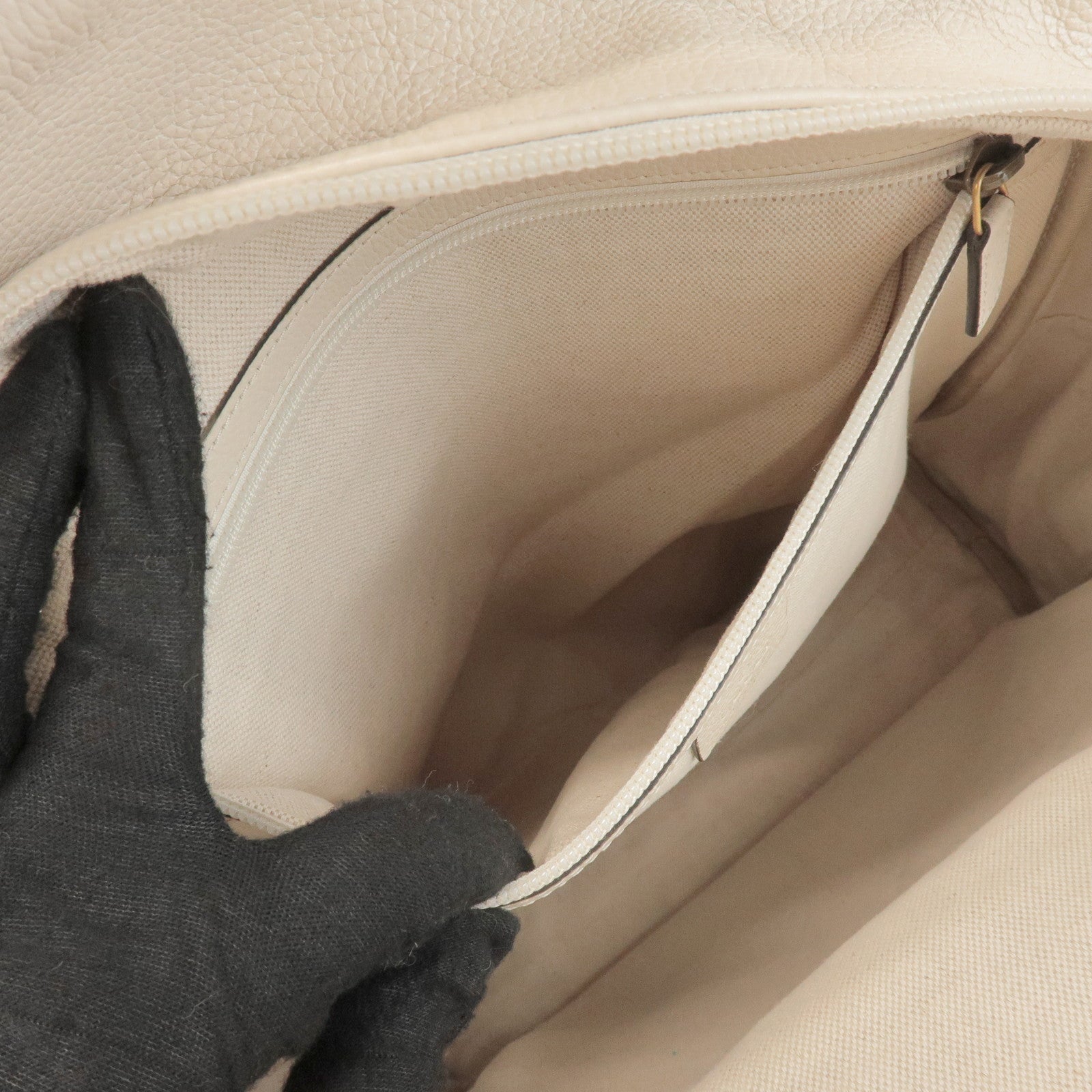GUCCI Sherry Vintage Logo Leather Backpack Ivory 547834