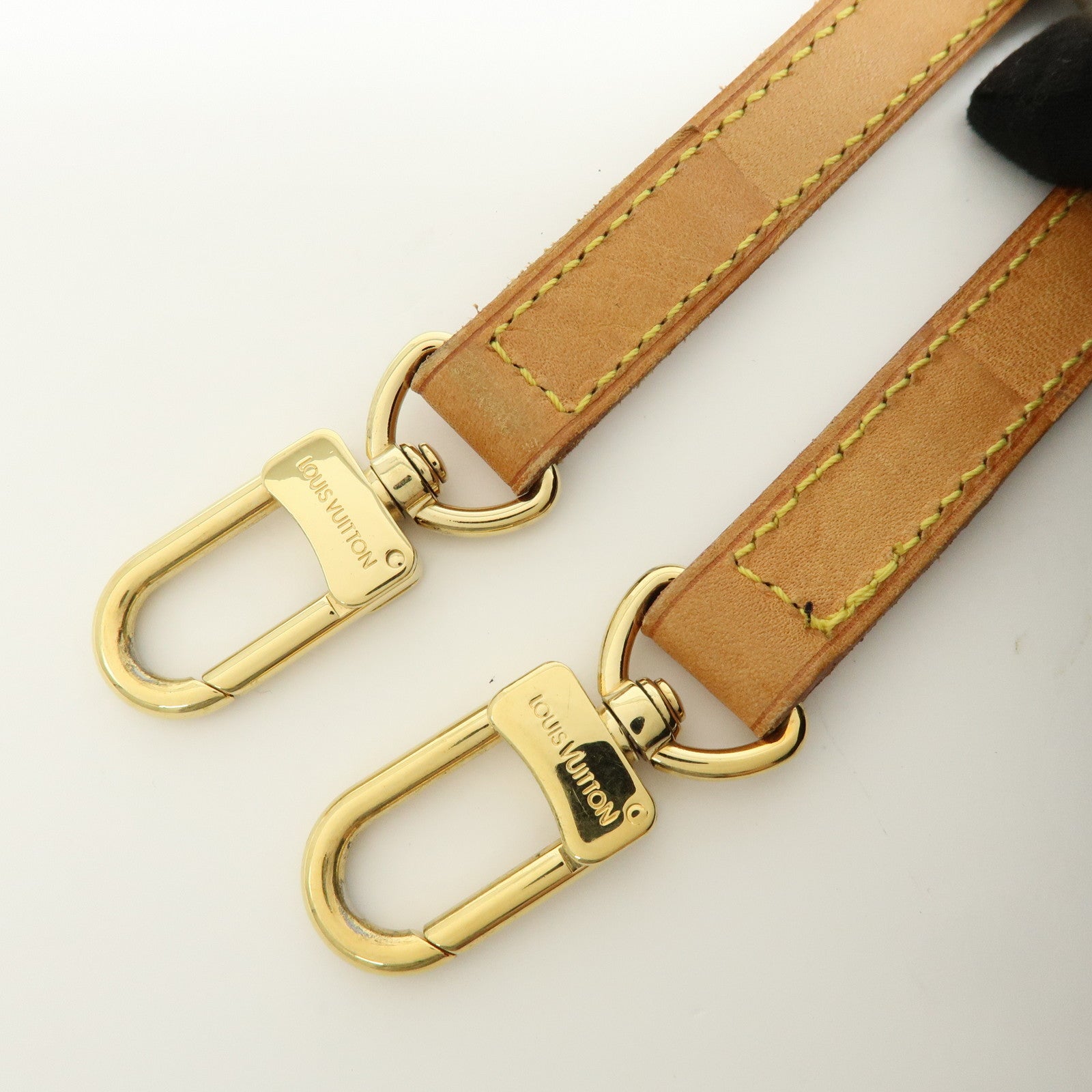 Louis Vuitton Adjustable Leather Shoulder Strap 120cm 1.6cm J52312