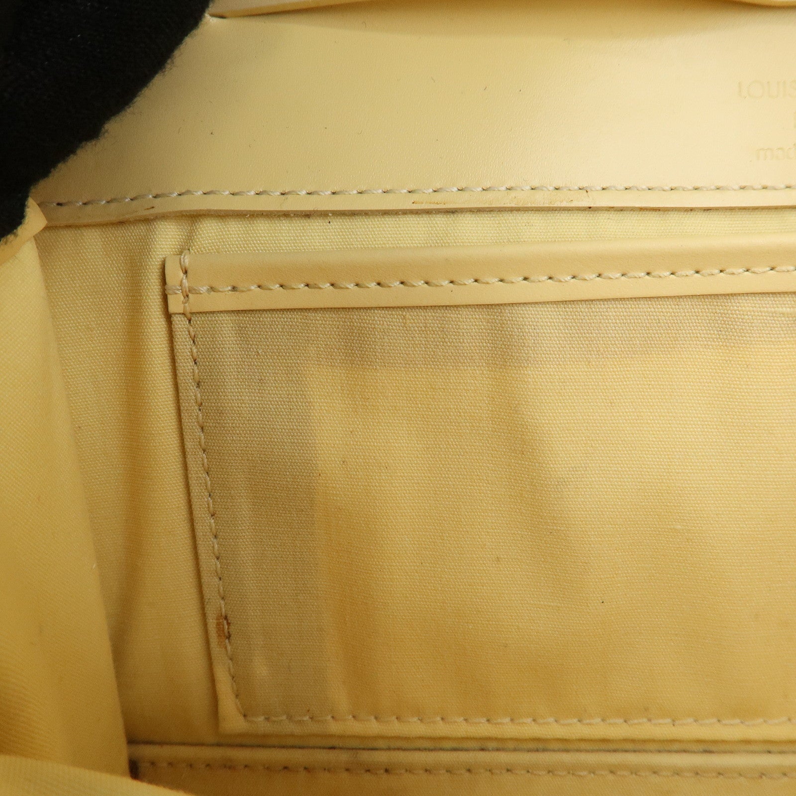 Louis Vuitton Epi Leather Honfleur Shoulder Bag Vanilla M5273A