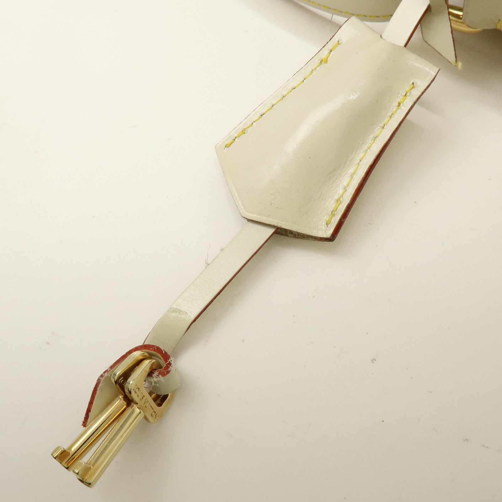 Louis Vuitton Suhali L’Essentiel Leather Shoulder Bag Bronc M95845