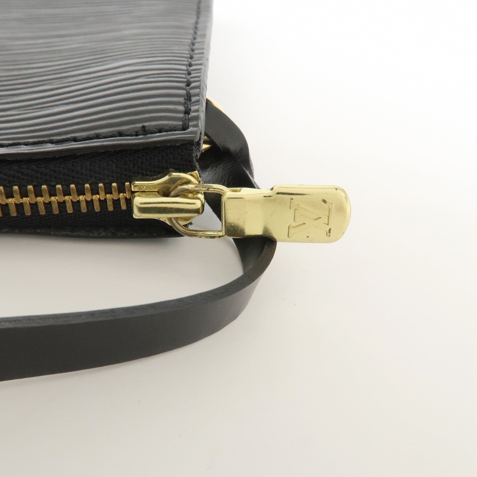 Louis Vuitton Epi Pochette Accessoires Pouch Noir Black M52982