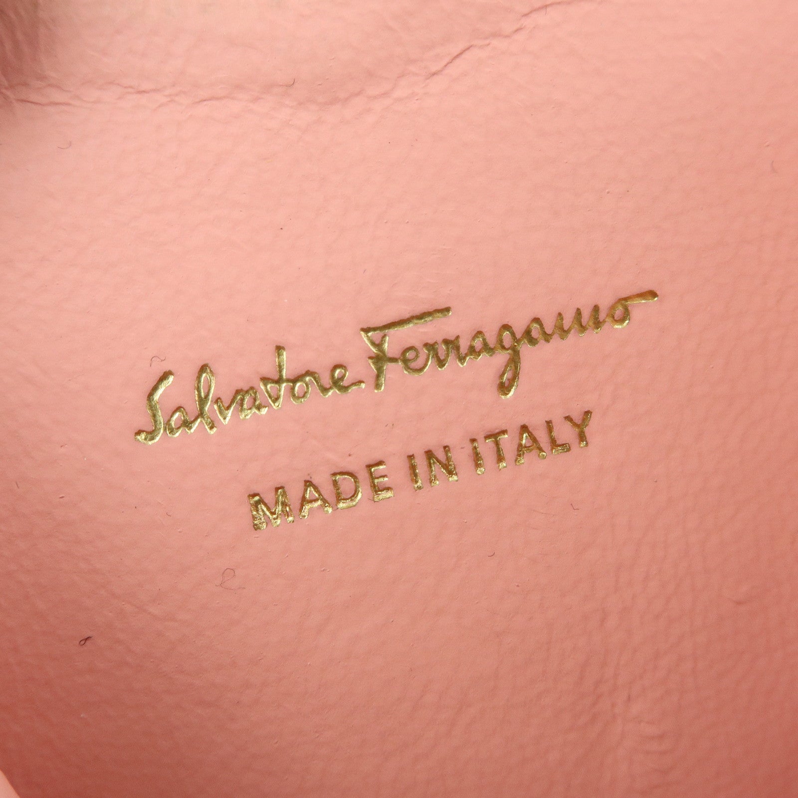 Ferragamo Gancini Leather Heart Motif Coin Case Pink