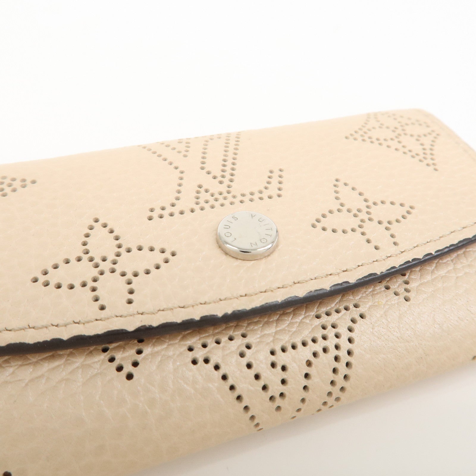 Louis Vuitton Monogram Mahina Multiclés 4 Key Case Magnolia M64056