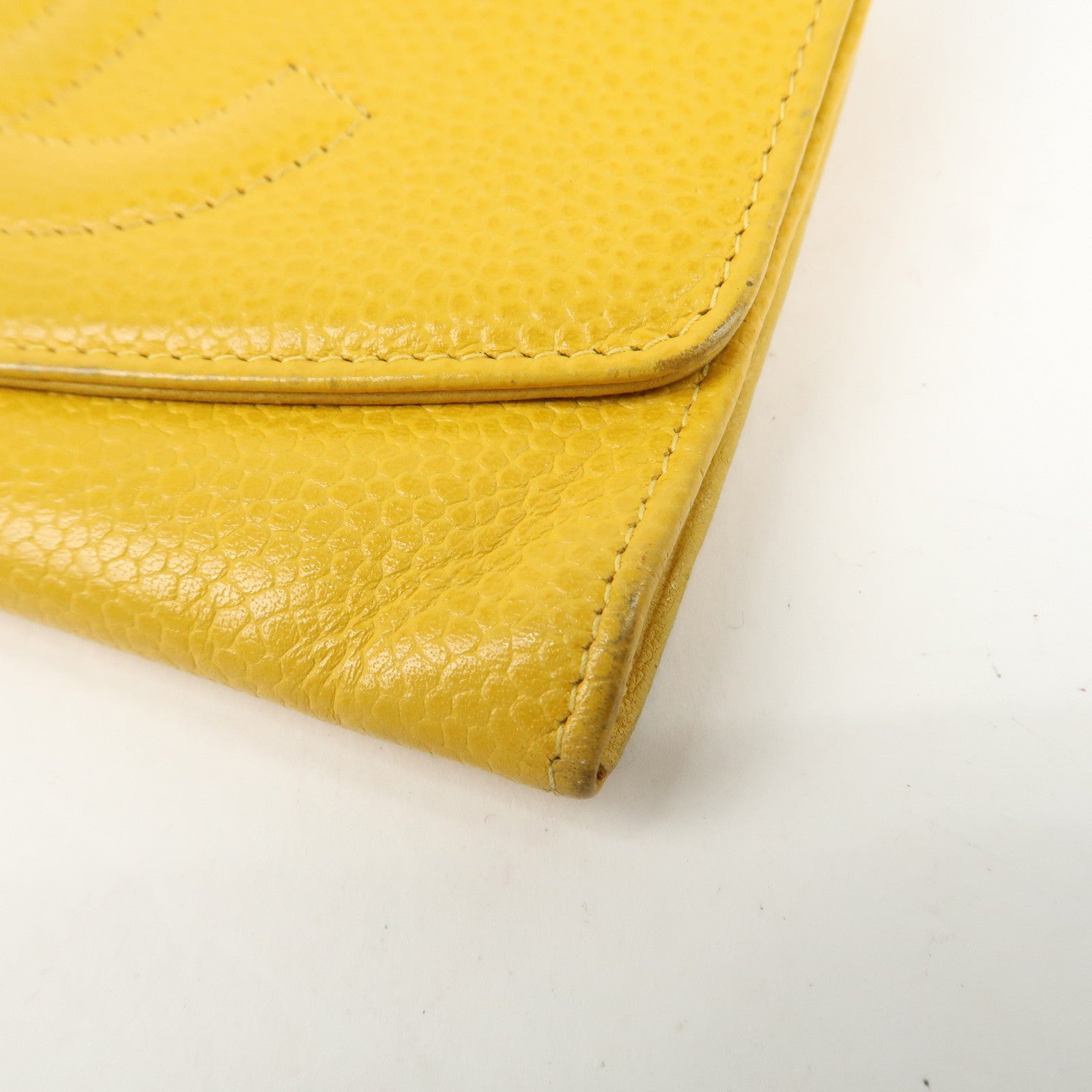 CHANEL COCO Mark Caviarskin Bi-Fold Card Case Coin Case 4072657 Used