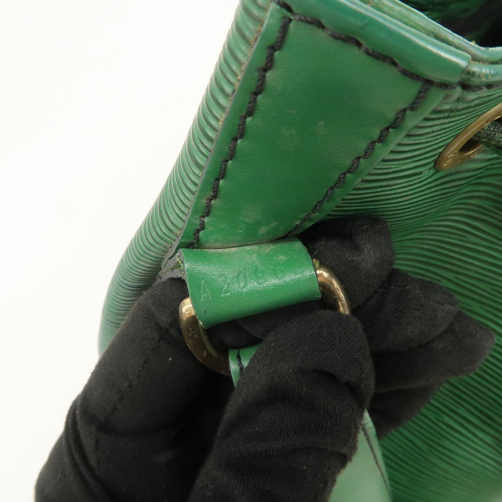 Louis Vuitton Epi Petit Noe Shoulder Bag Borneo Green M44104