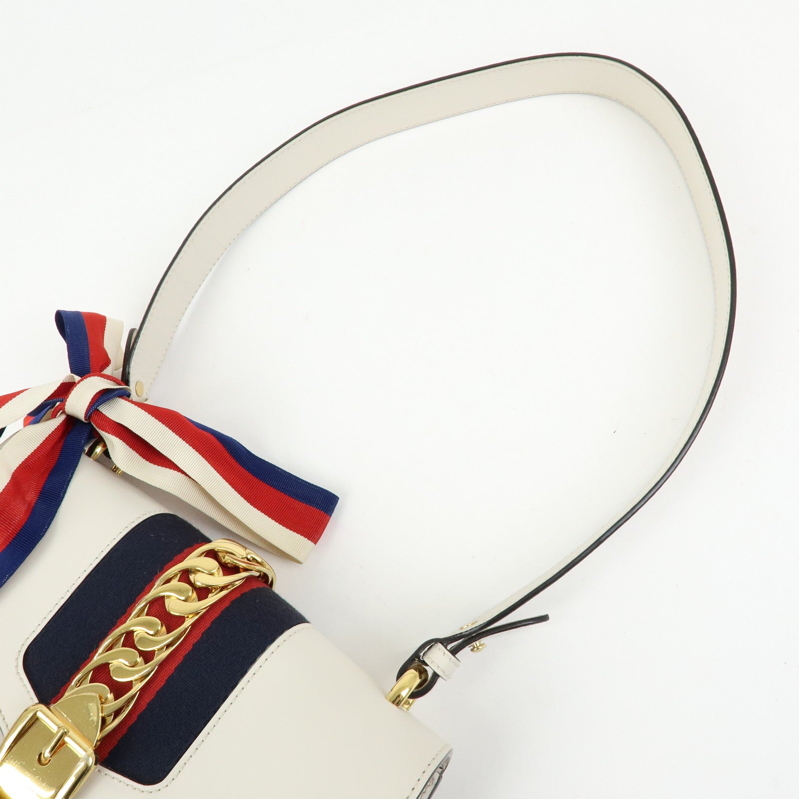 GUCCI Sylvie Sherry Leather Shoulder Bag Ribbon Charm White 421882