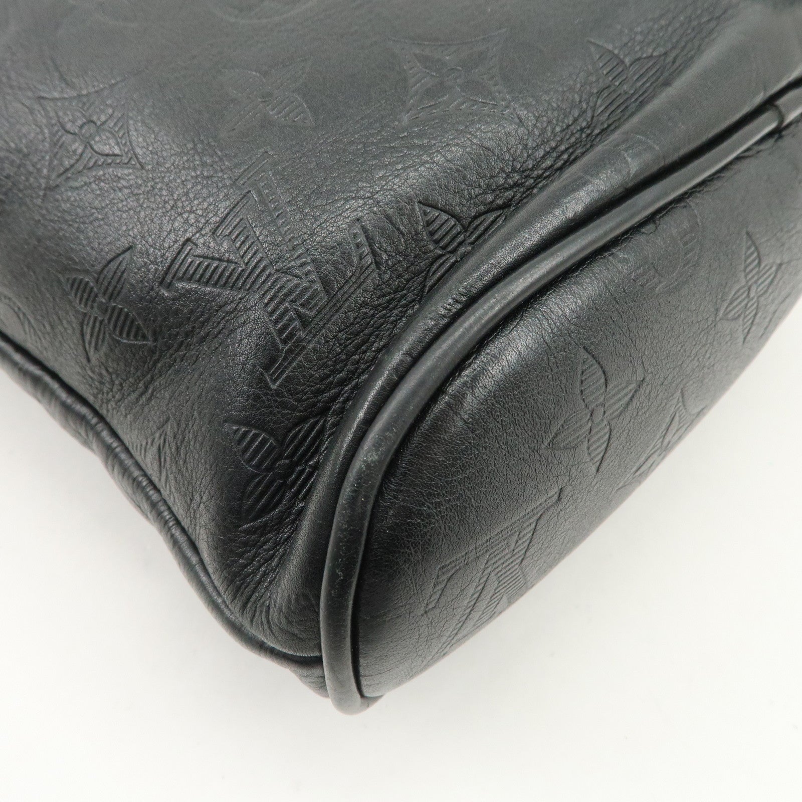 Louis Vuitton Monogram Shadow Chalk Leather Sling Bag Noir M44633 Used