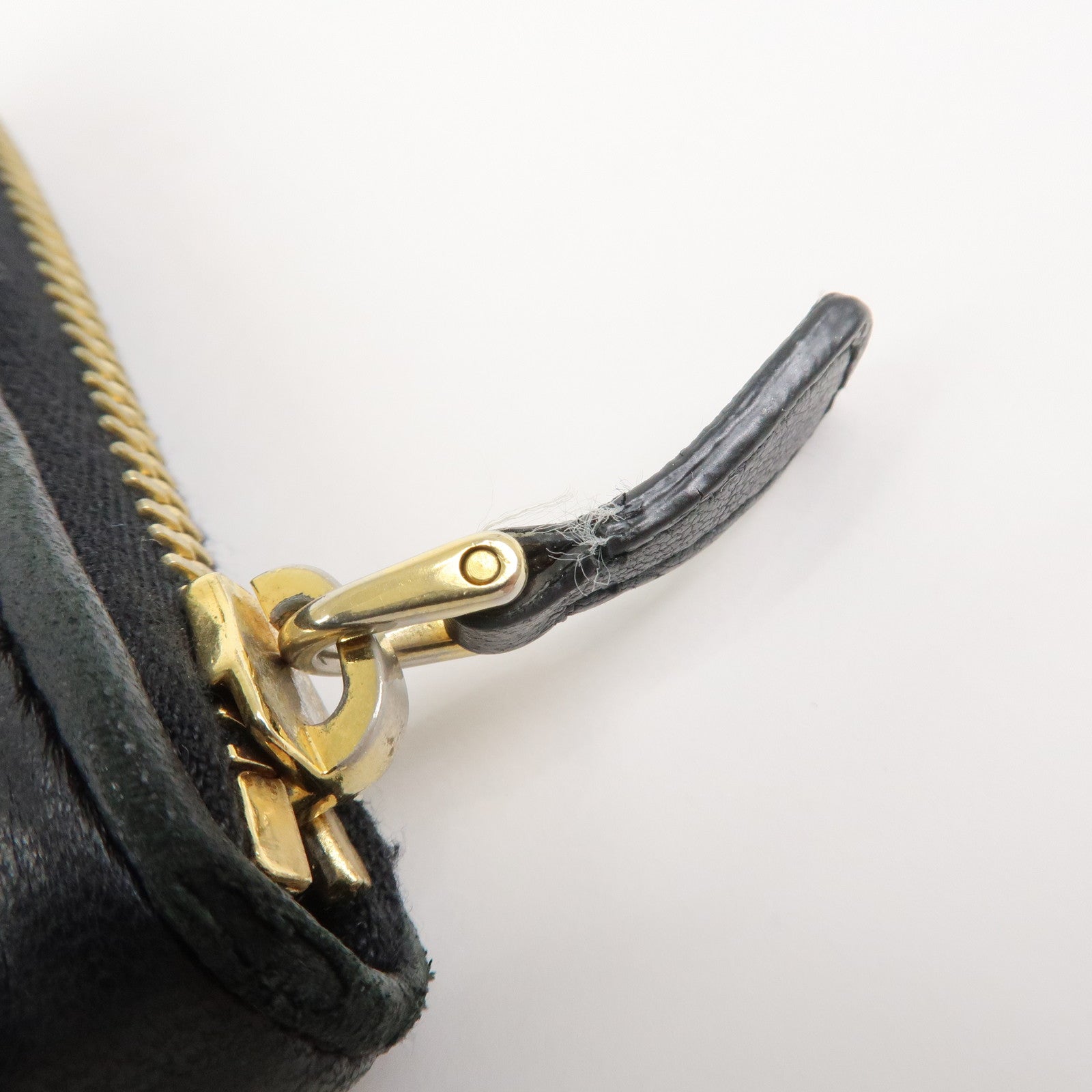 MIU MIU Matelasse Nappa Leather Zippy Long Wallet Black