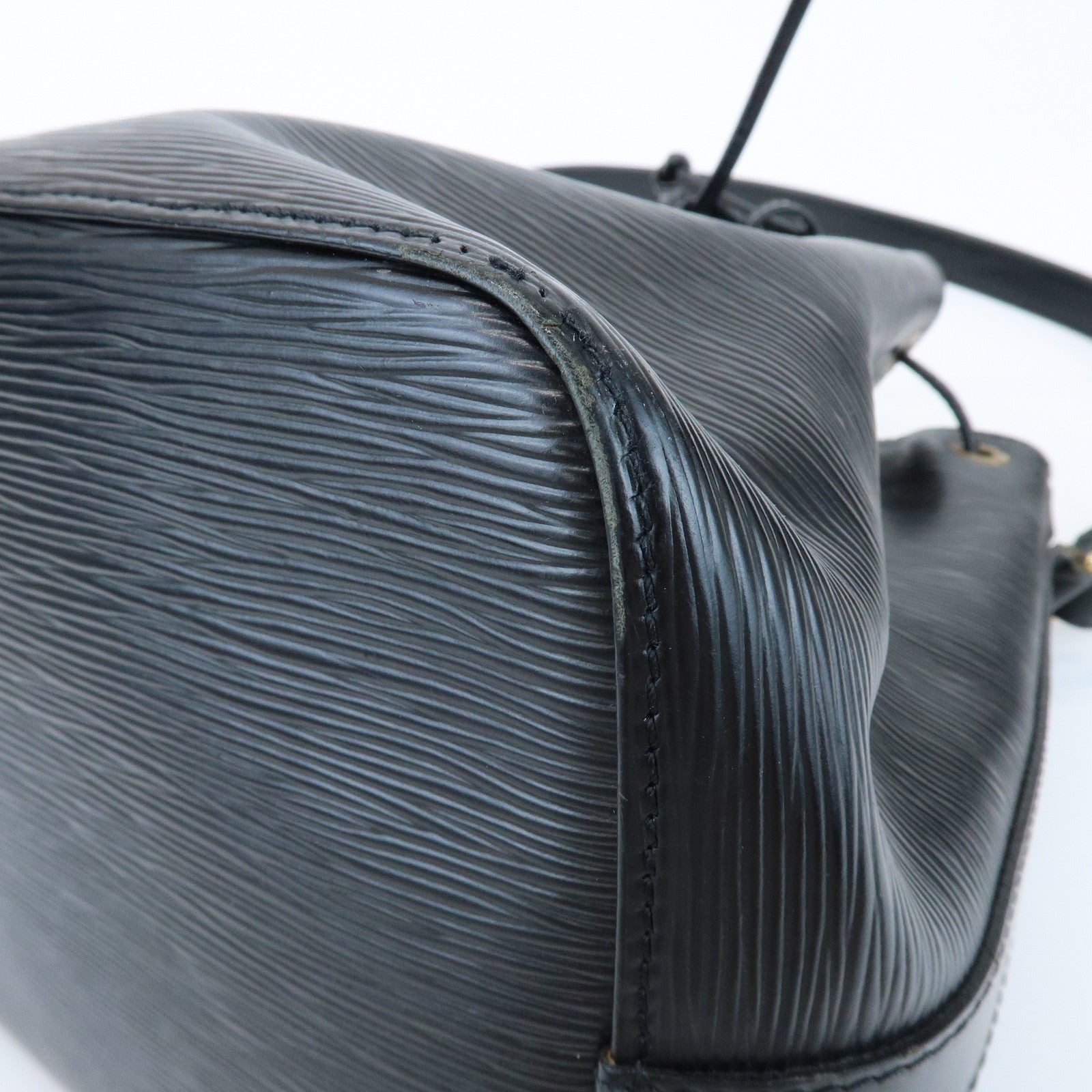 Louis Vuitton Epi Petit Noe Shoulder Bag Noir Black M59012
