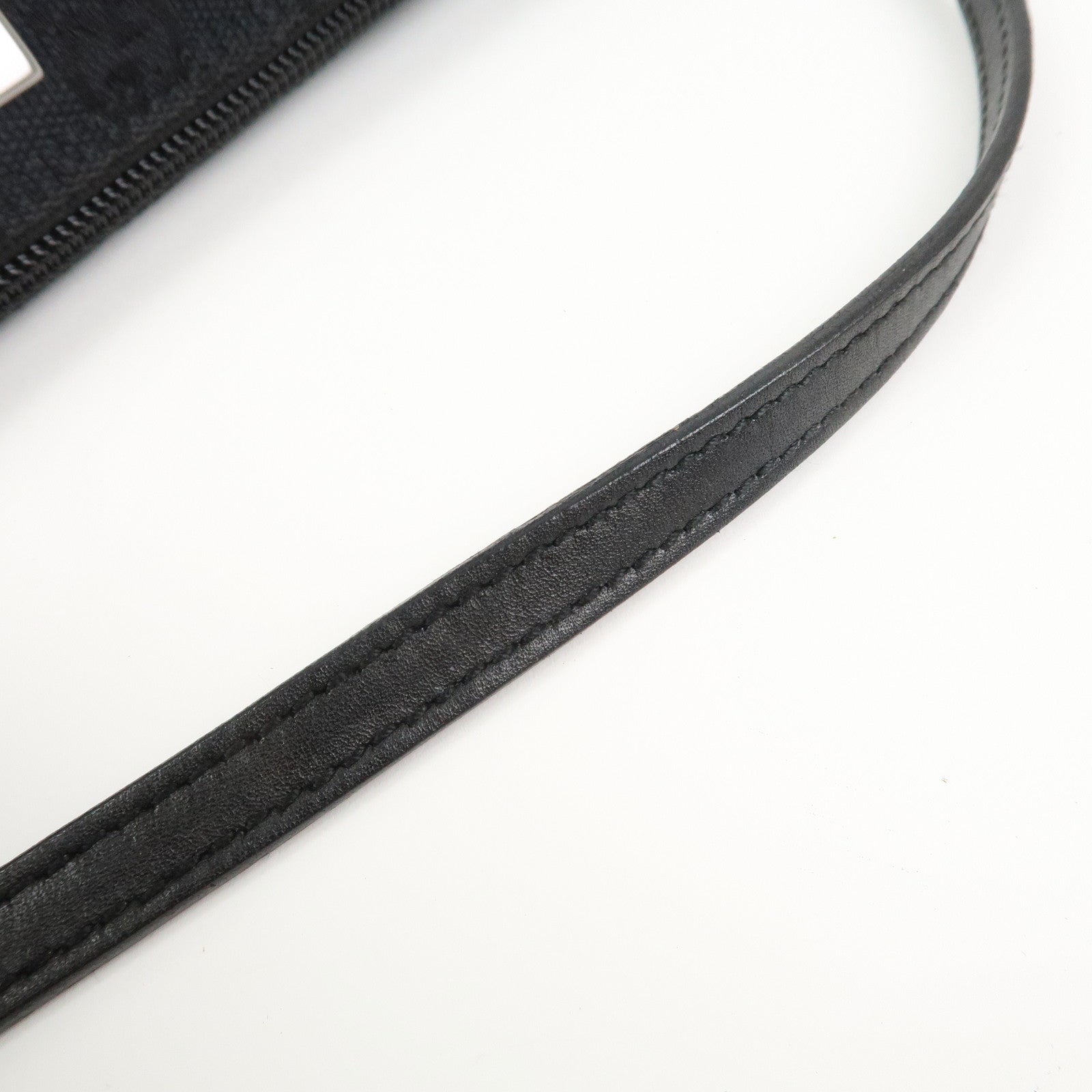 GUCCI GG Canvas Leather Accessory Pouch Hand Bag Black 039.1103