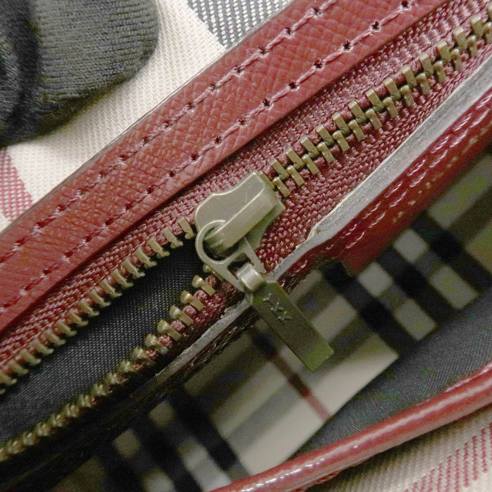 BURBERRY Logo Leather Shoulder Bag Hand Bag Bordeaux Gold Hardware Used