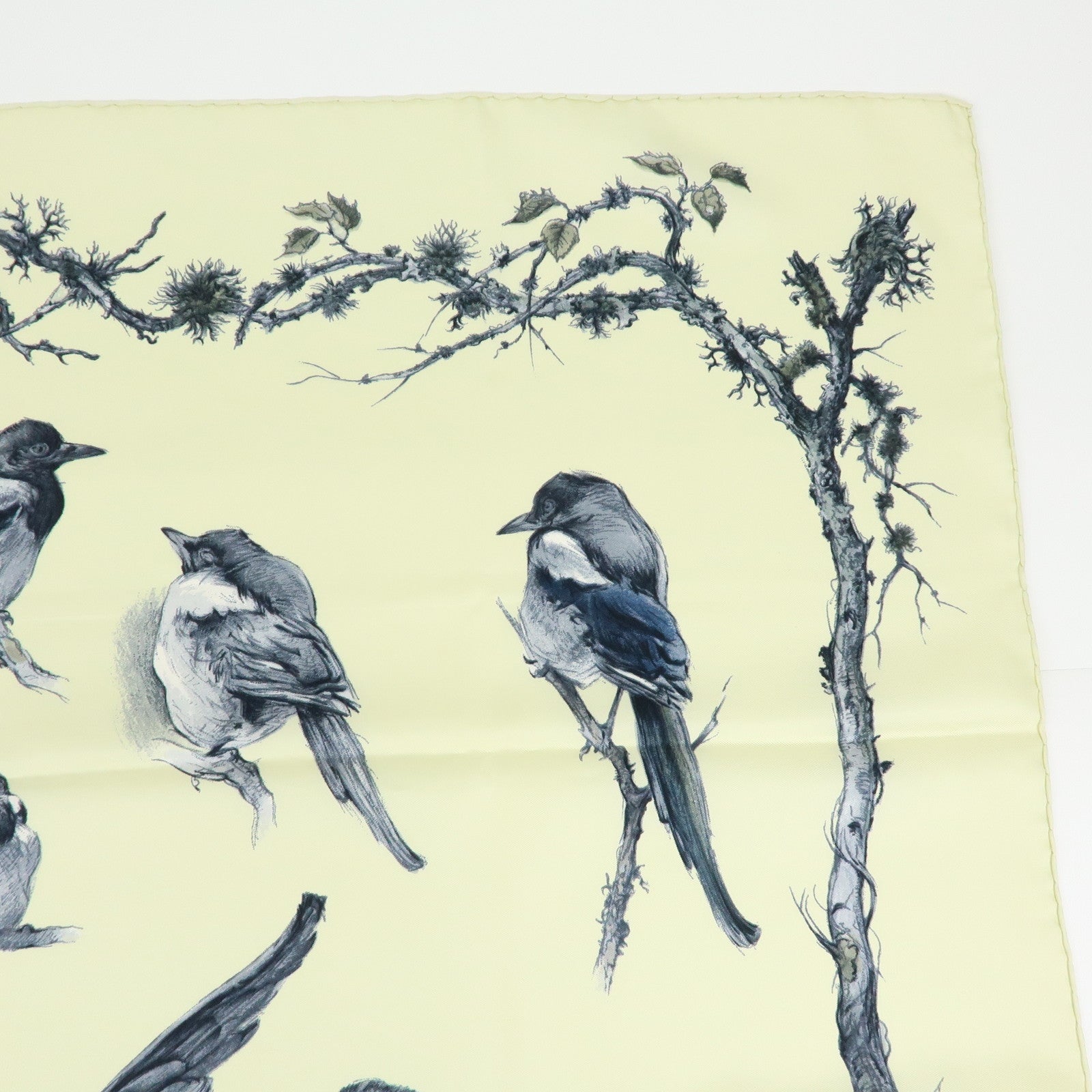 HERMES Carre 90 Silk 100% Scarf Les Pies Ivory Grey