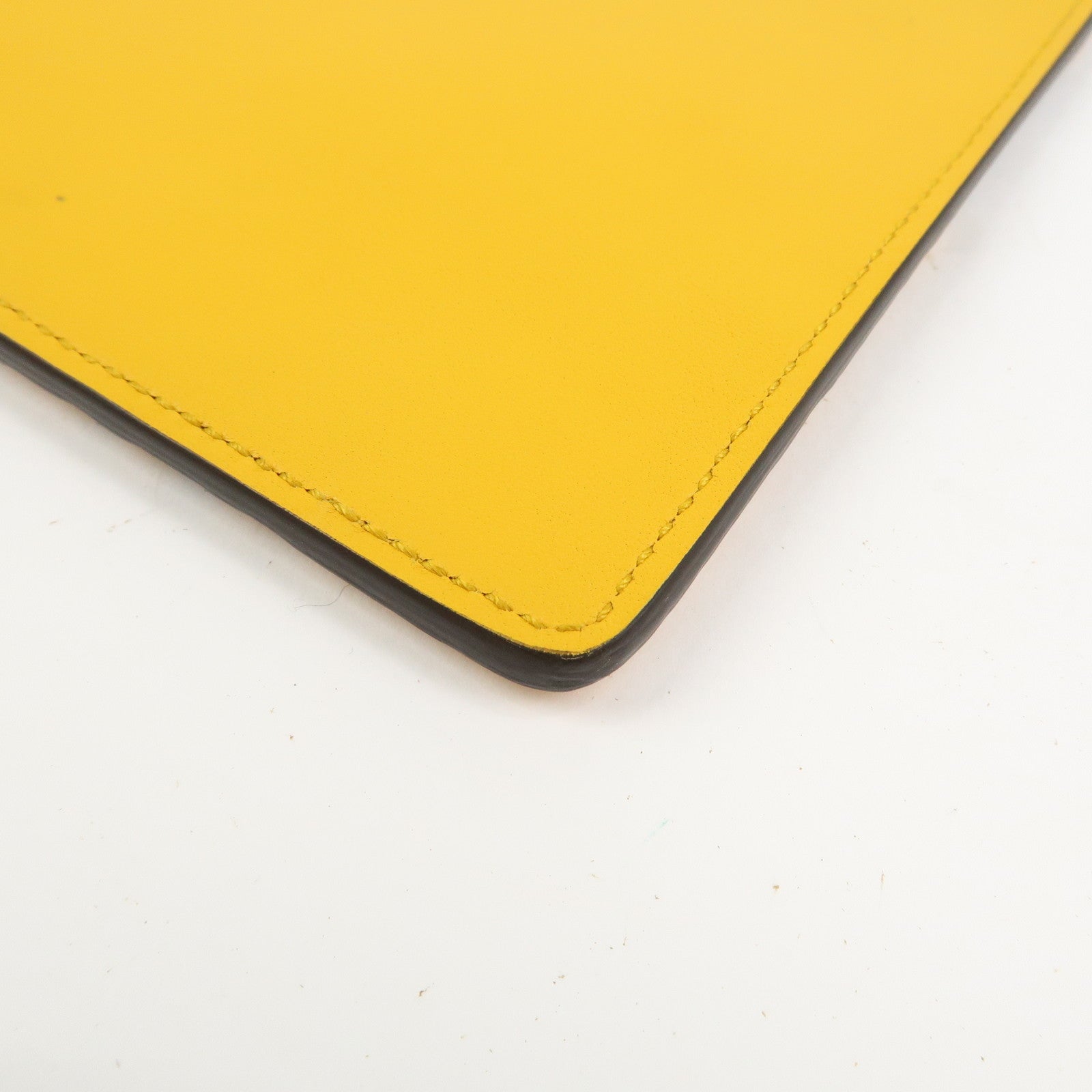 GUCCI GG Supreme Arabesque Leather Clutch Bag Beige Yellow 410810